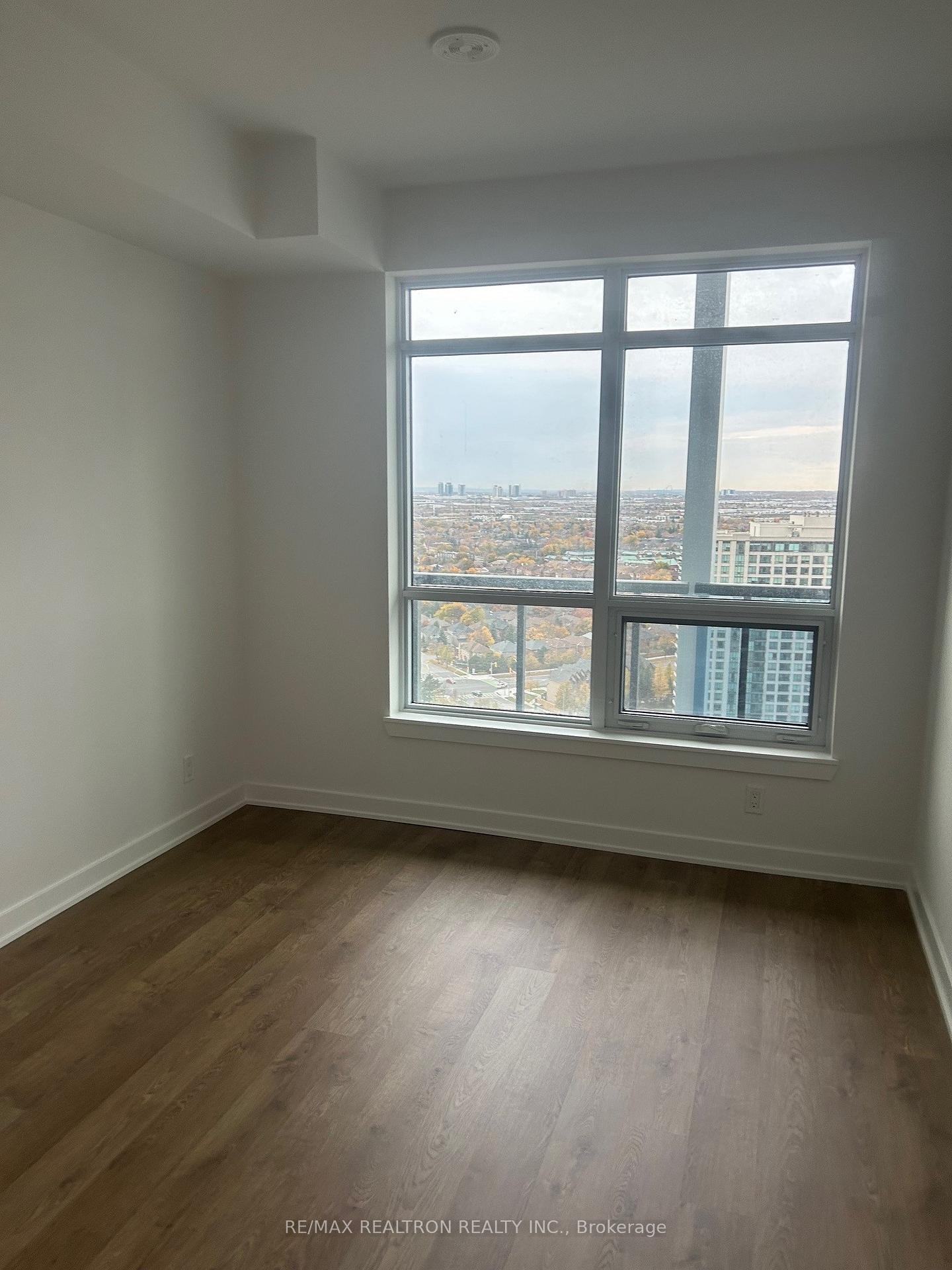 Photo 10 of Unit 2206, 30 Upper Mall Way, Vaughan, Brownridge — HOMEH