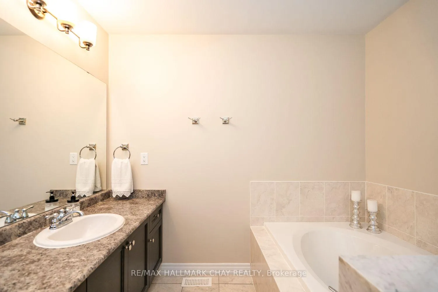 Photo 28 of 89 Evans Road, New Tecumseth, Alliston — HOMEH