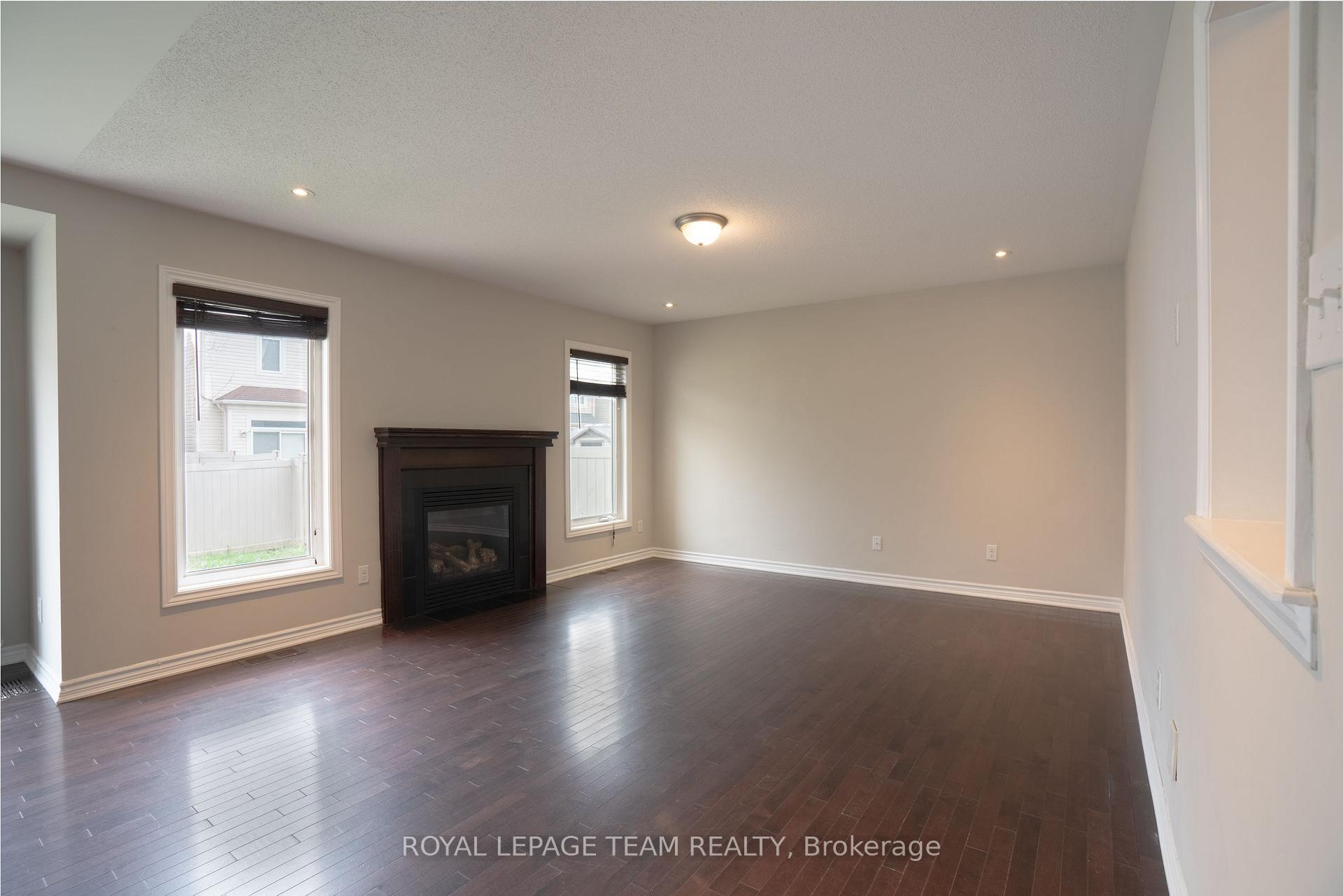 Photo 9 of 3034 Freshwater Way, Ottawa, Barrhaven - Half Moon Bay — HOMEH