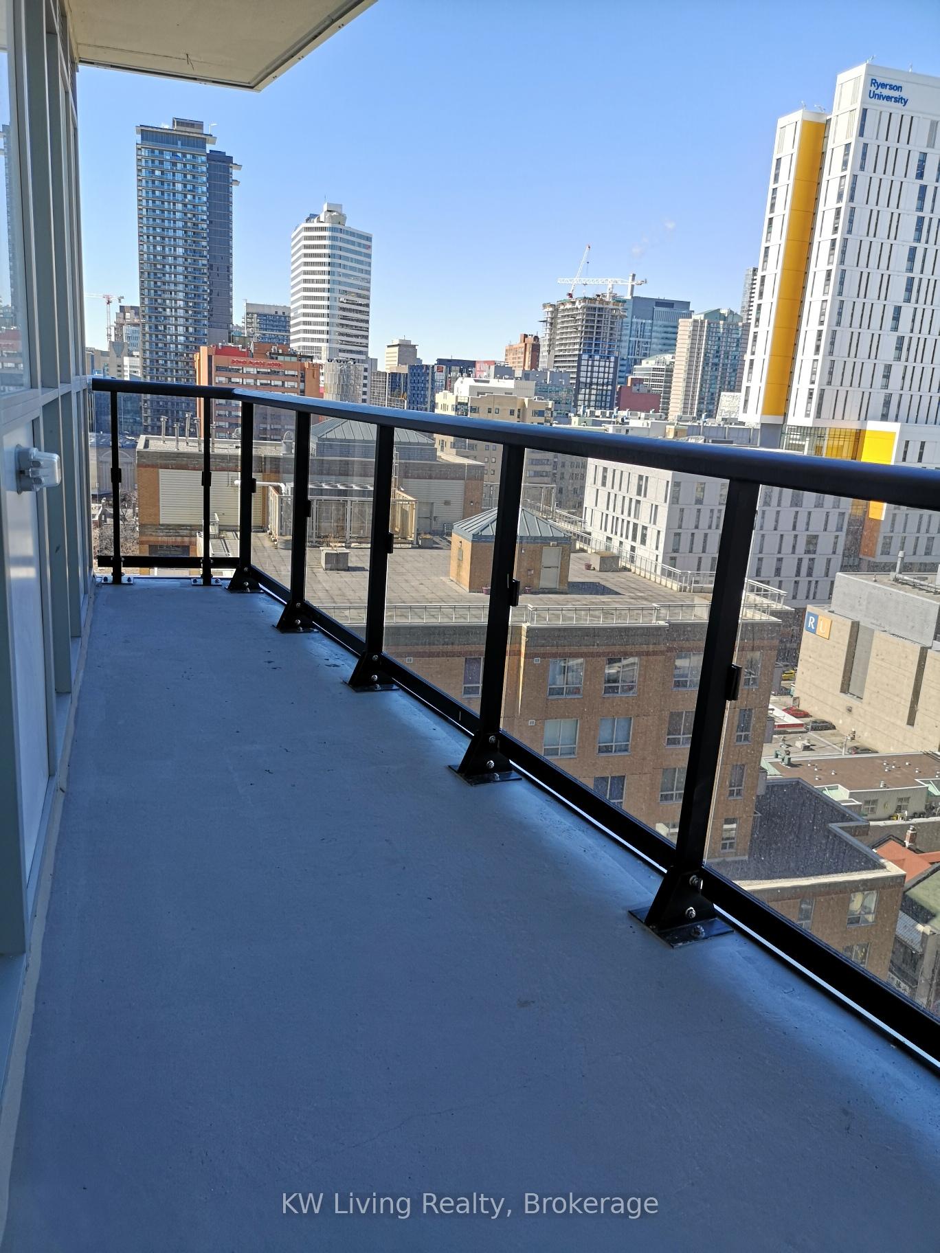 Photo 5 of Unit 1708, 77 Mutual Street, Toronto, Church-Yonge Corridor — HOMEH