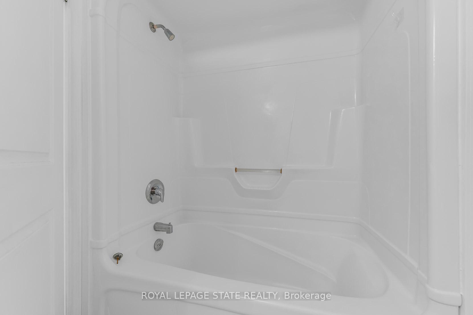 Photo 13 of Unit 102, 56 Kerman Avenue, Grimsby, Grimsby West — HOMEH