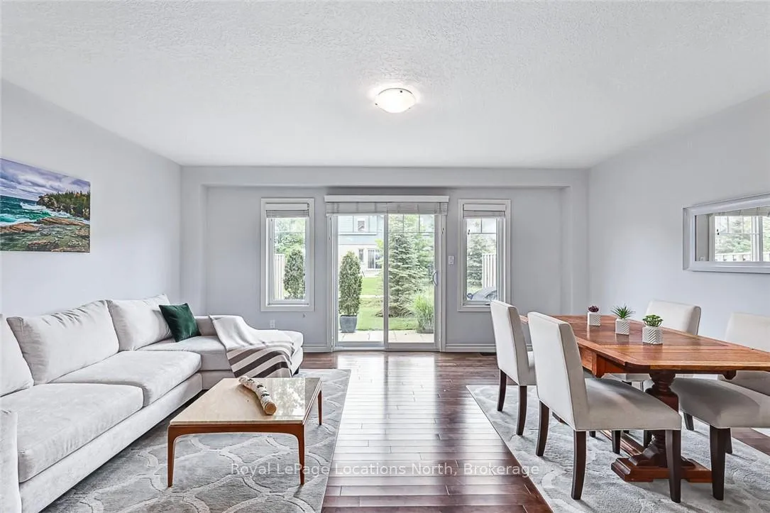 Photo 3 of 31 Silver Glen Boulevard, Collingwood — HOMEH