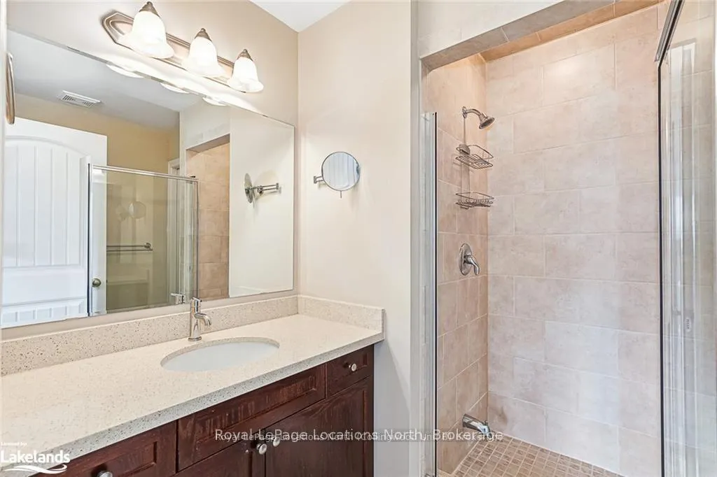 Photo 13 of 31 Silver Glen Boulevard, Collingwood — HOMEH