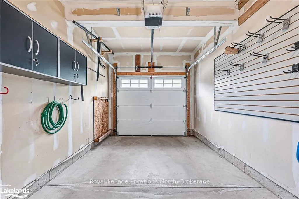 Photo 14 of 31 Silver Glen Boulevard, Collingwood — HOMEH