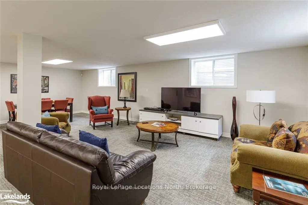 Photo 16 of 31 Silver Glen Boulevard, Collingwood — HOMEH