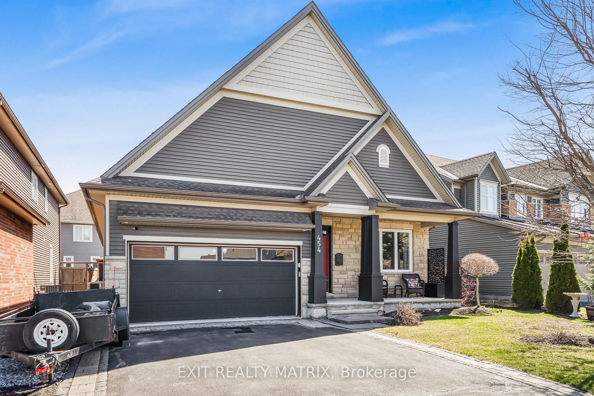 Front of 454 Creekview Way