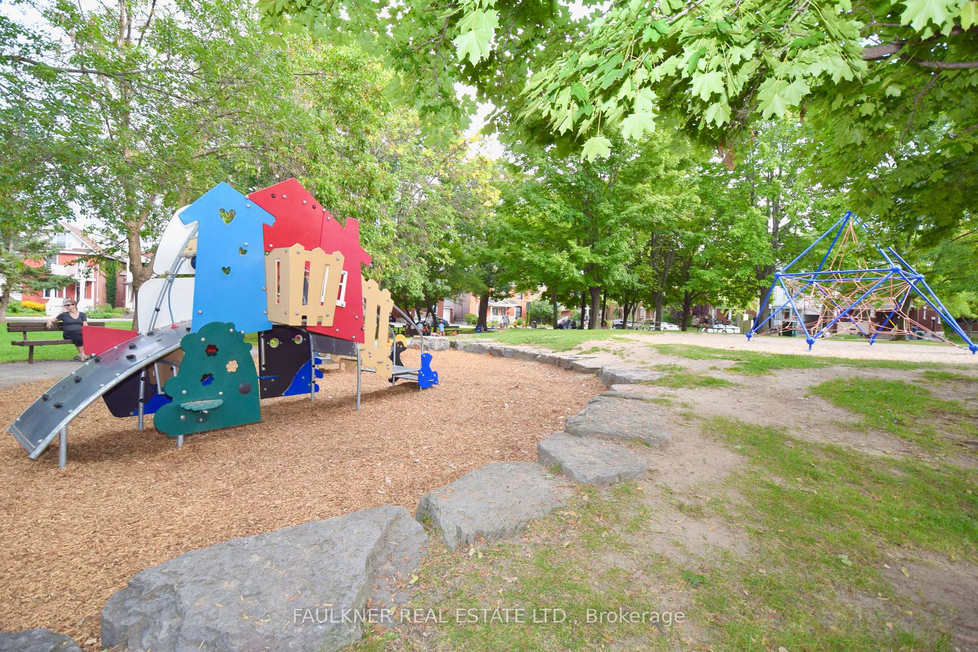 Photo 40 of 37 Craig Street, Ottawa, Glebe — HOMEH