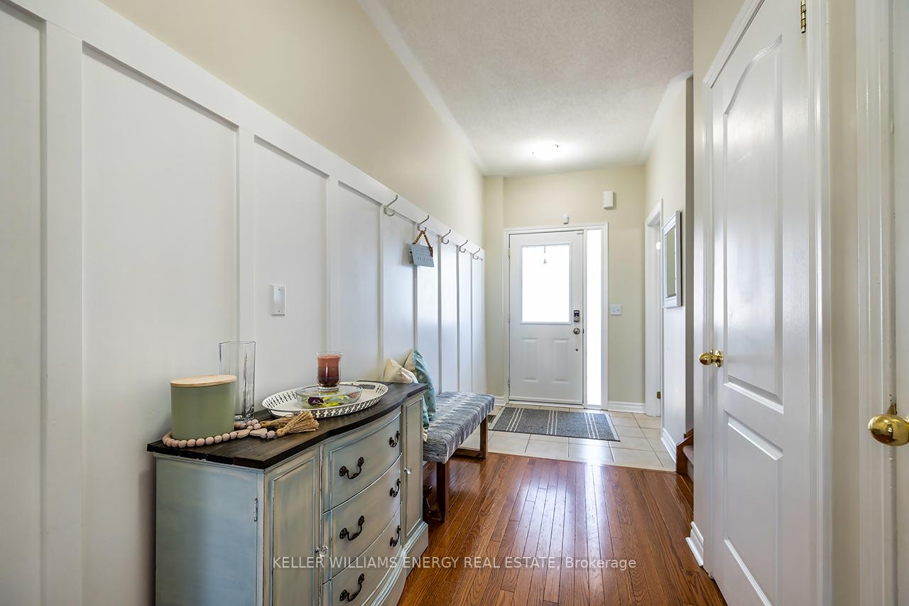 Photo 5 of 8 Bagnell Crescent, Clarington, Bowmanville — HOMEH