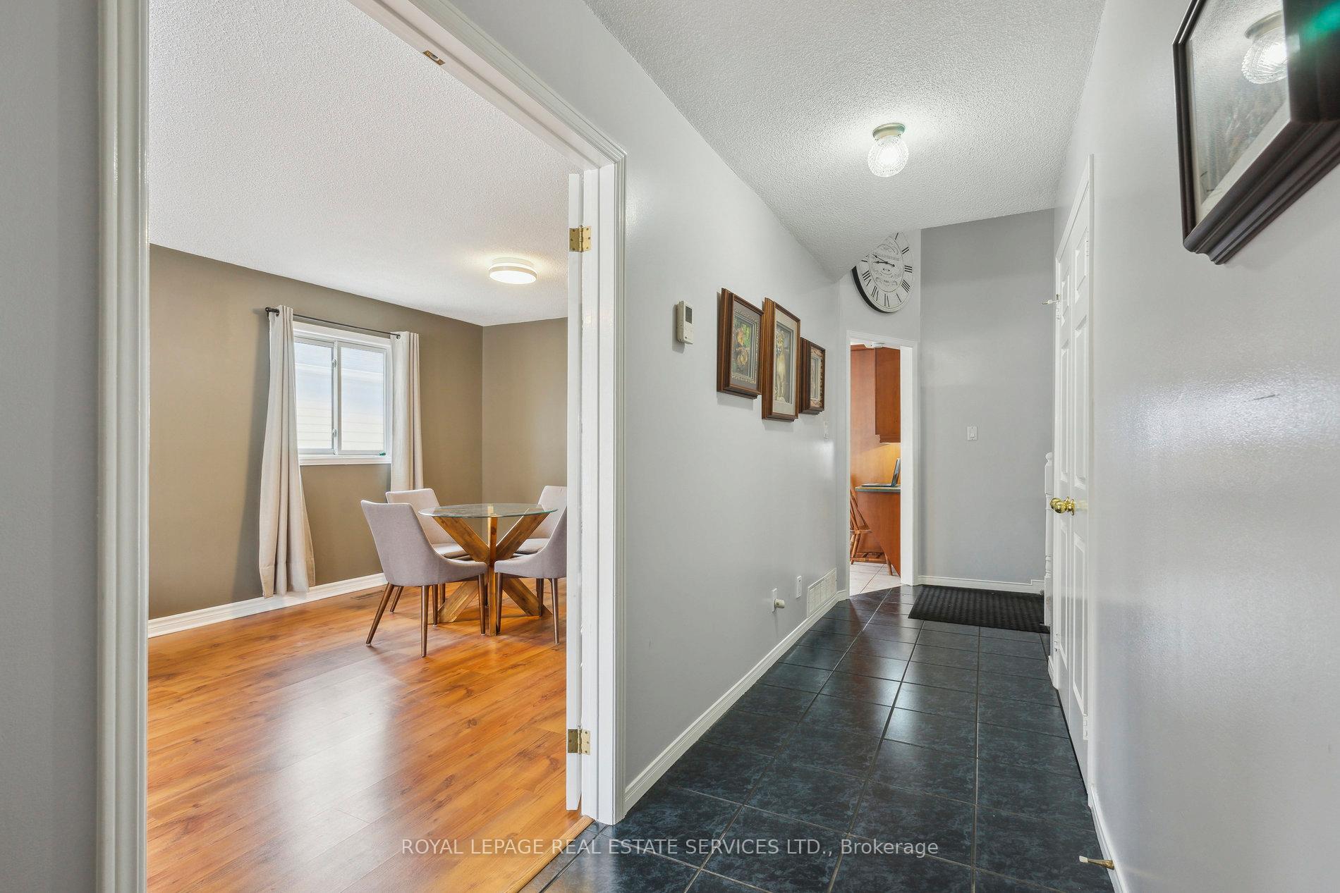Photo 6 of 19 Engel Crescent, Barrie, Letitia Heights — HOMEH