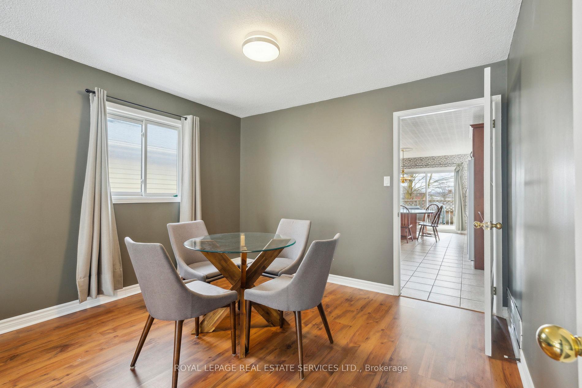 Photo 10 of 19 Engel Crescent, Barrie, Letitia Heights — HOMEH