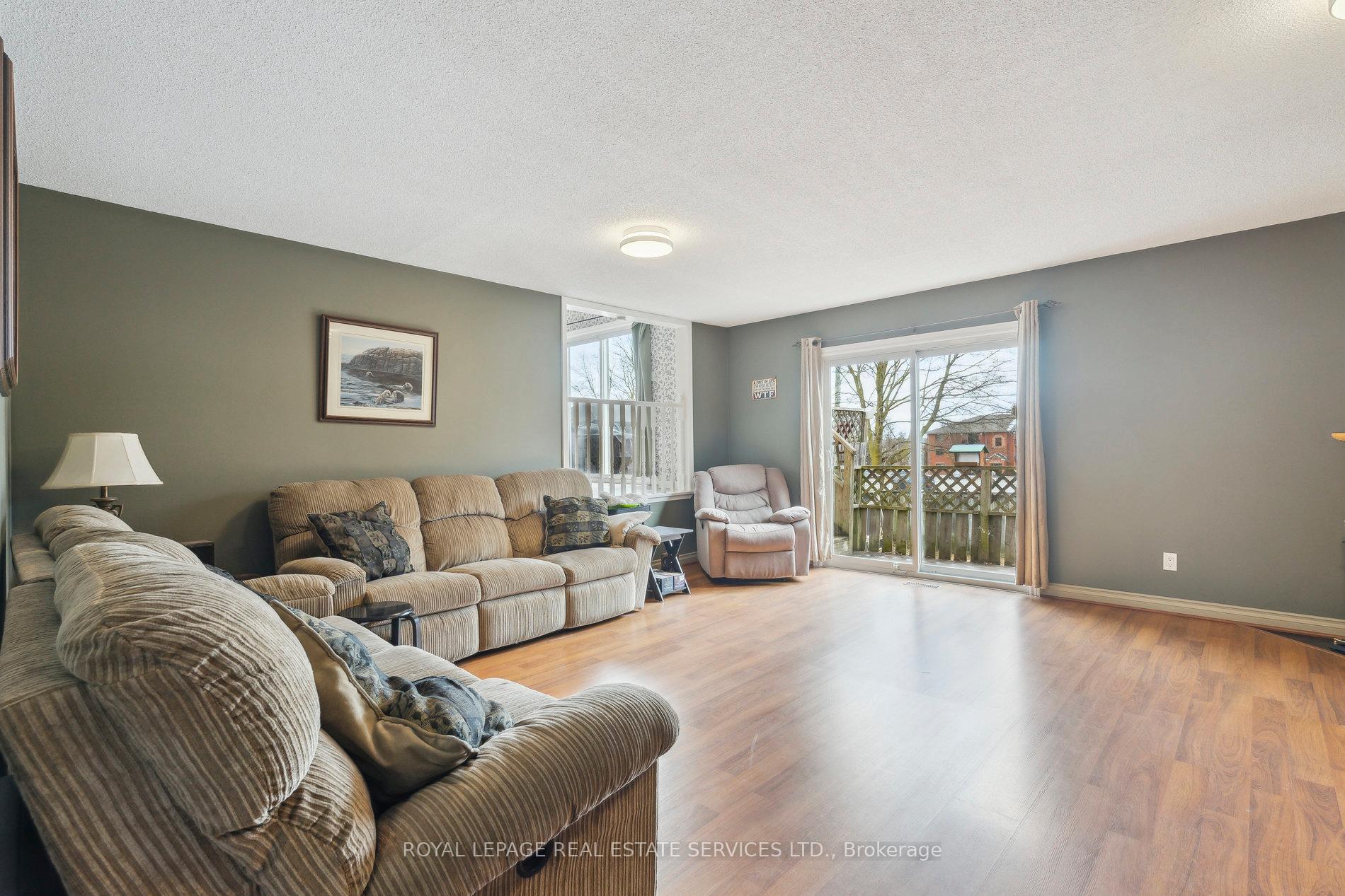 Photo 19 of 19 Engel Crescent, Barrie, Letitia Heights — HOMEH