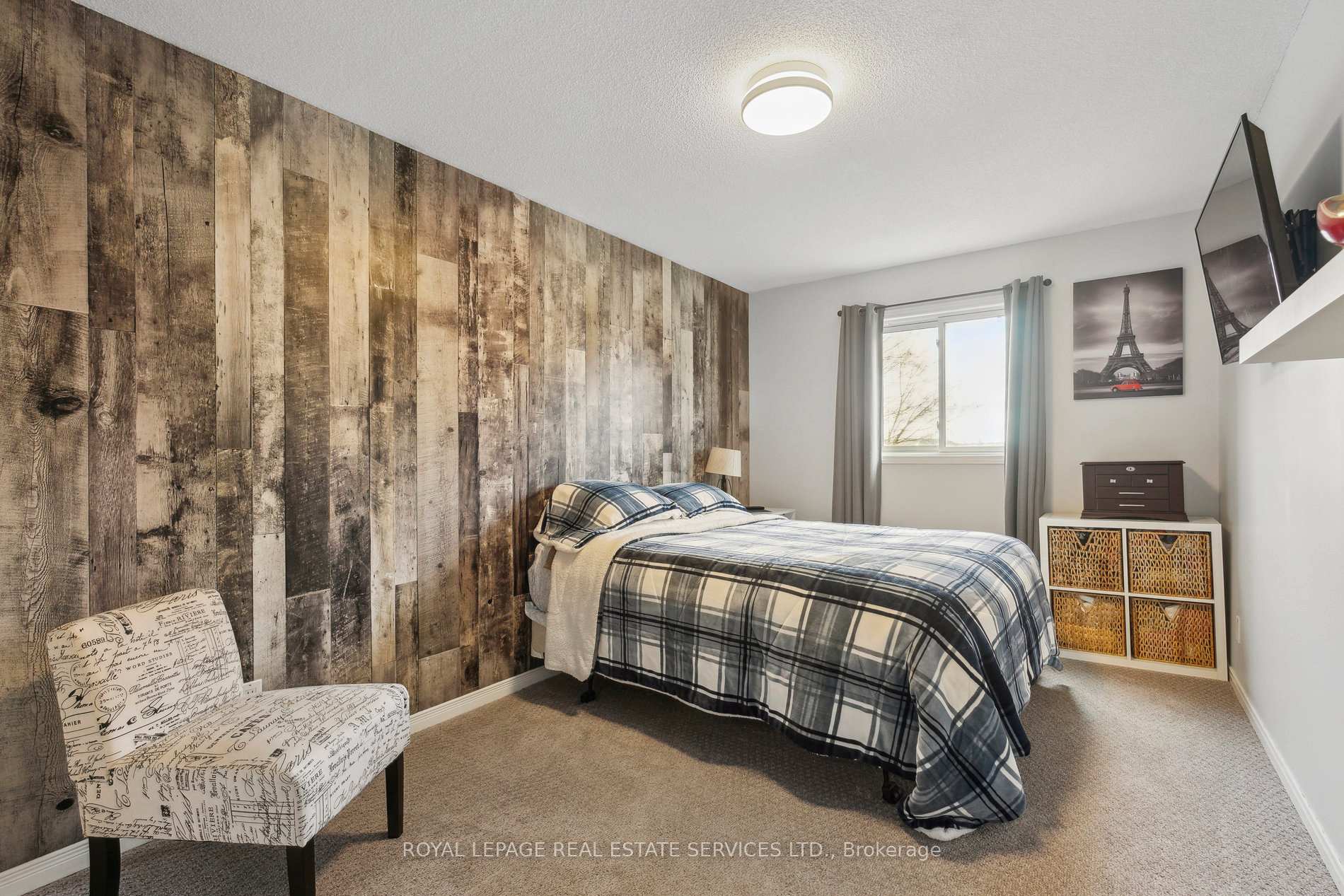Photo 23 of 19 Engel Crescent, Barrie, Letitia Heights — HOMEH