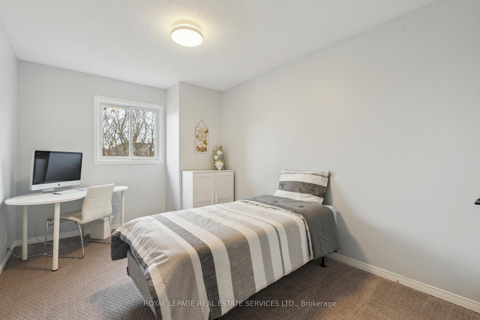 Photo 28 of 19 Engel Crescent, Barrie, Letitia Heights — HOMEH