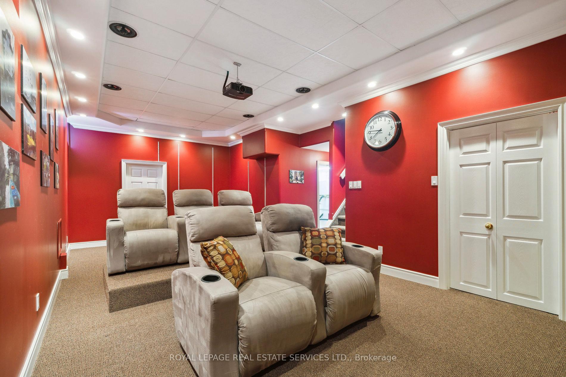 Photo 38 of 19 Engel Crescent, Barrie, Letitia Heights — HOMEH