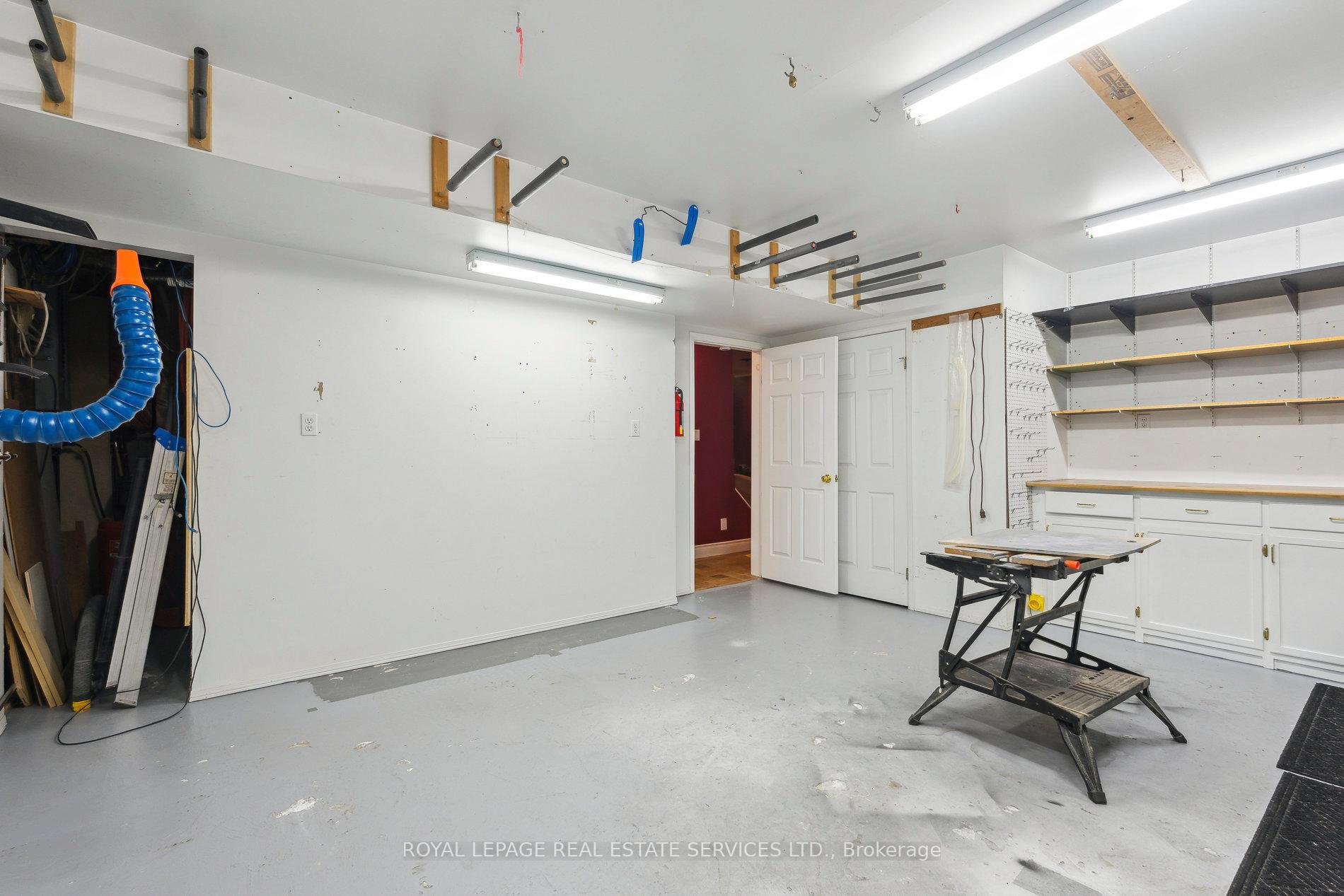 Photo 44 of 19 Engel Crescent, Barrie, Letitia Heights — HOMEH