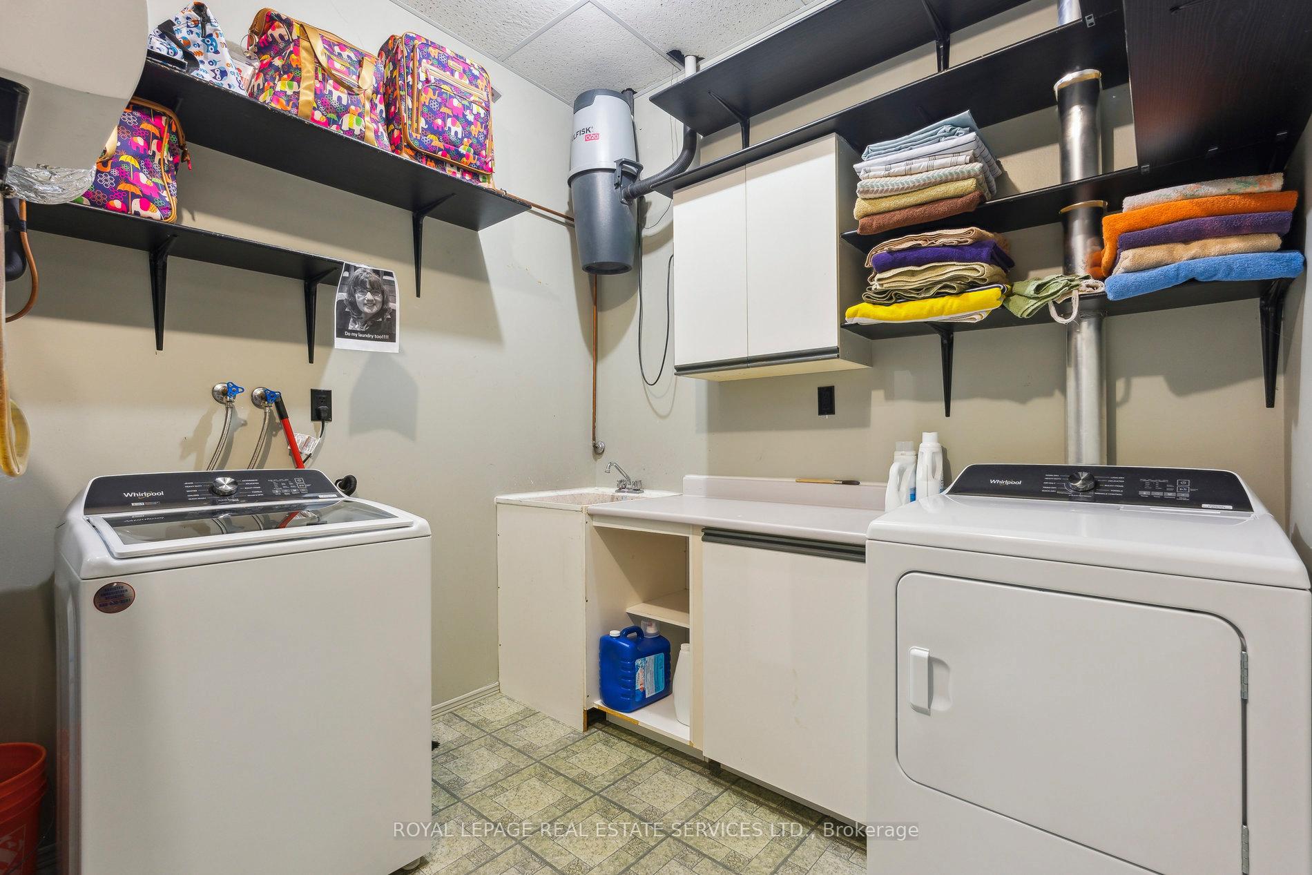 Photo 46 of 19 Engel Crescent, Barrie, Letitia Heights — HOMEH