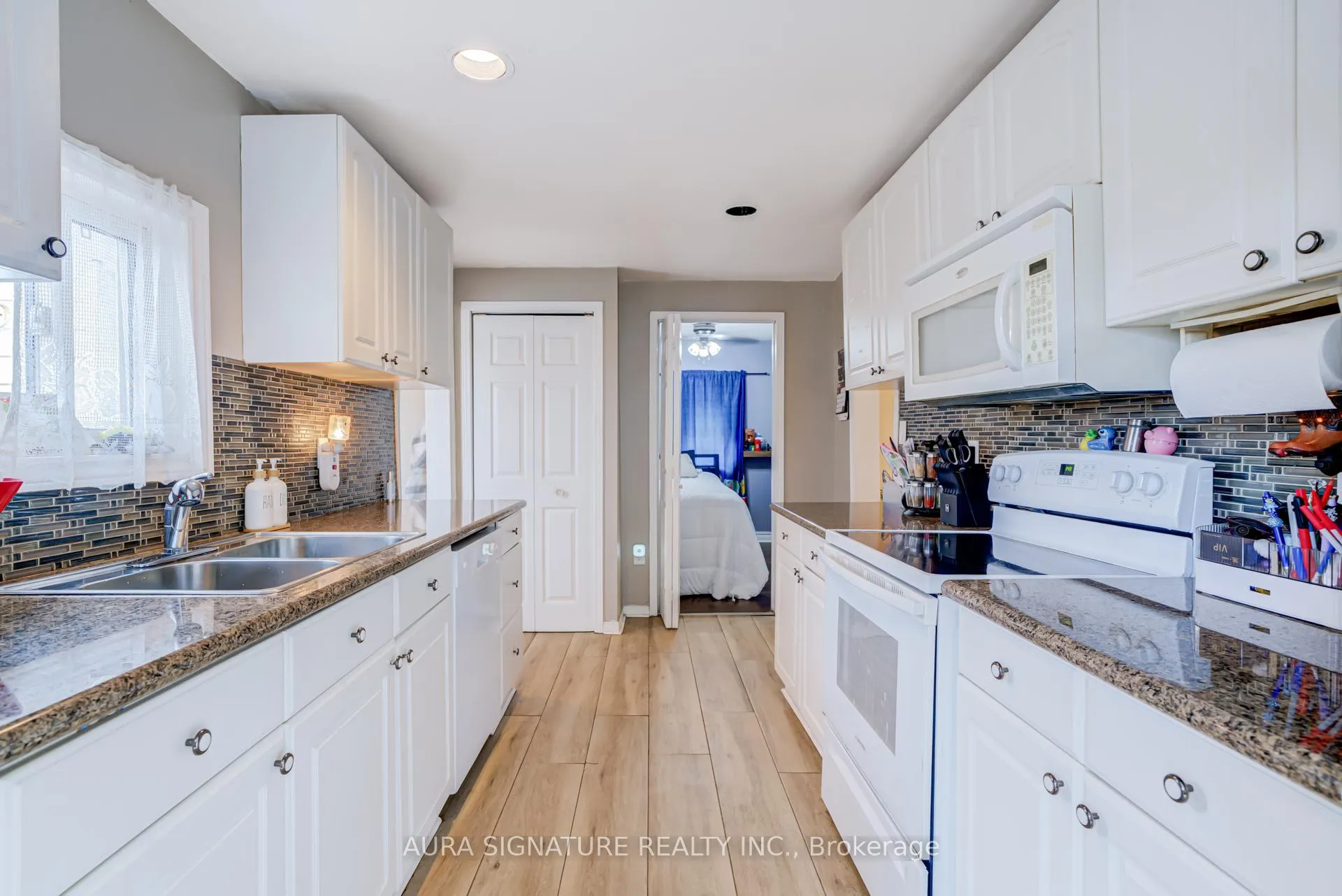 Photo 11 of 20 Riveredge Drive, Georgina, Keswick North — HOMEH