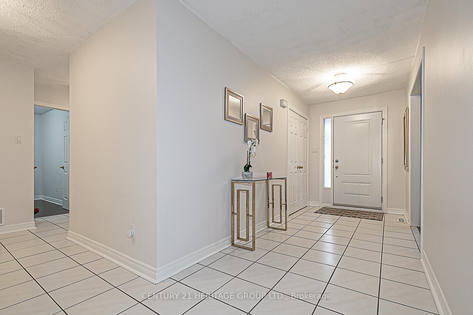 Photo 4 of 5 Haskell Crescent, Aurora, Aurora Highlands — HOMEH