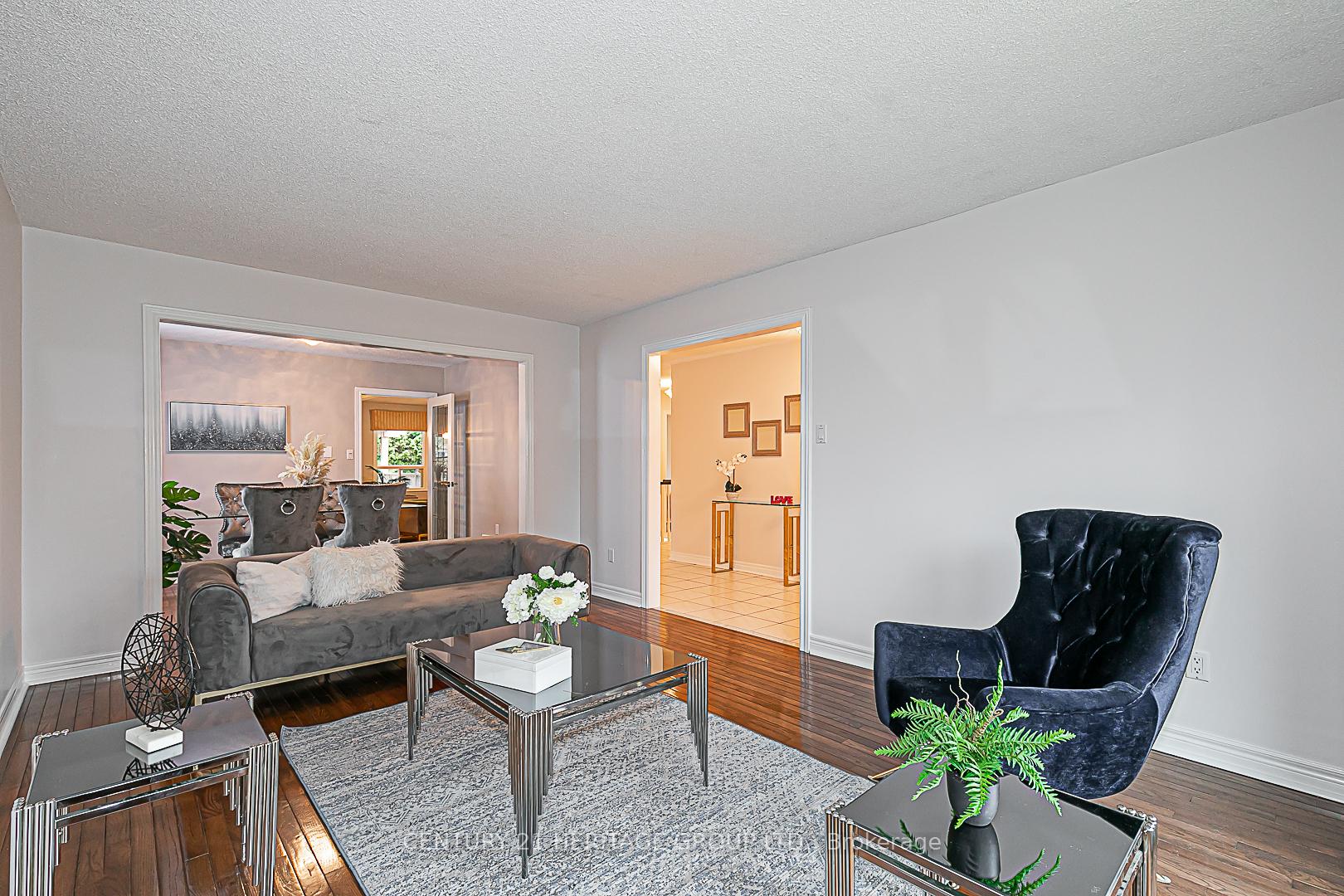 Photo 6 of 5 Haskell Crescent, Aurora, Aurora Highlands — HOMEH