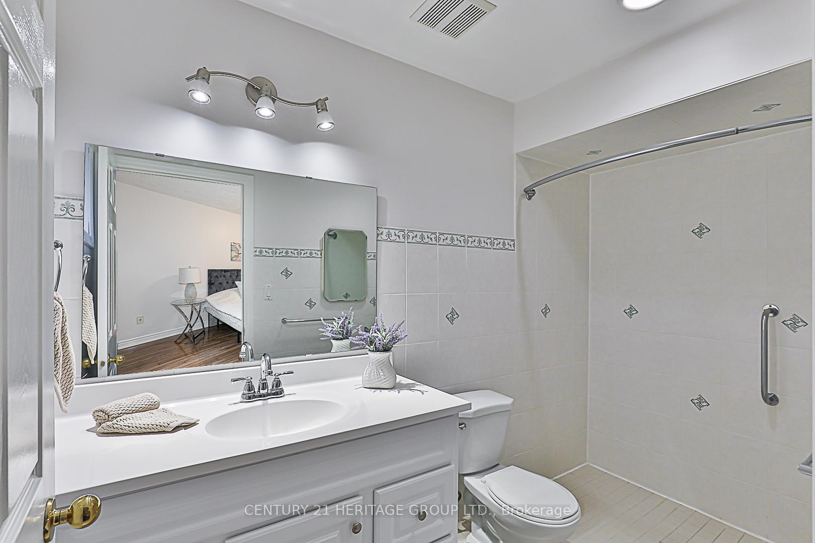 Photo 19 of 5 Haskell Crescent, Aurora, Aurora Highlands — HOMEH