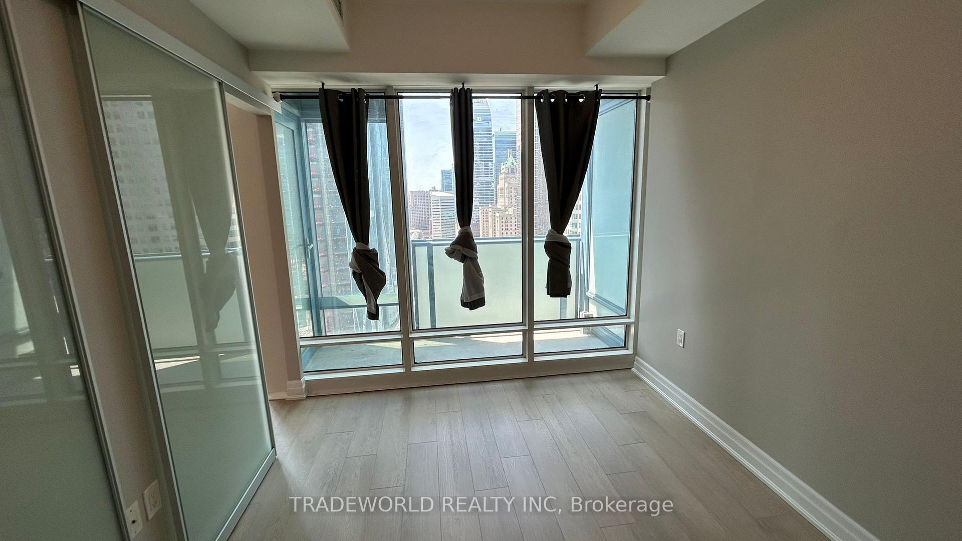 Photo 11 of Unit 2404, 8 The Esplanade, Toronto, Waterfront Communities — HOMEH