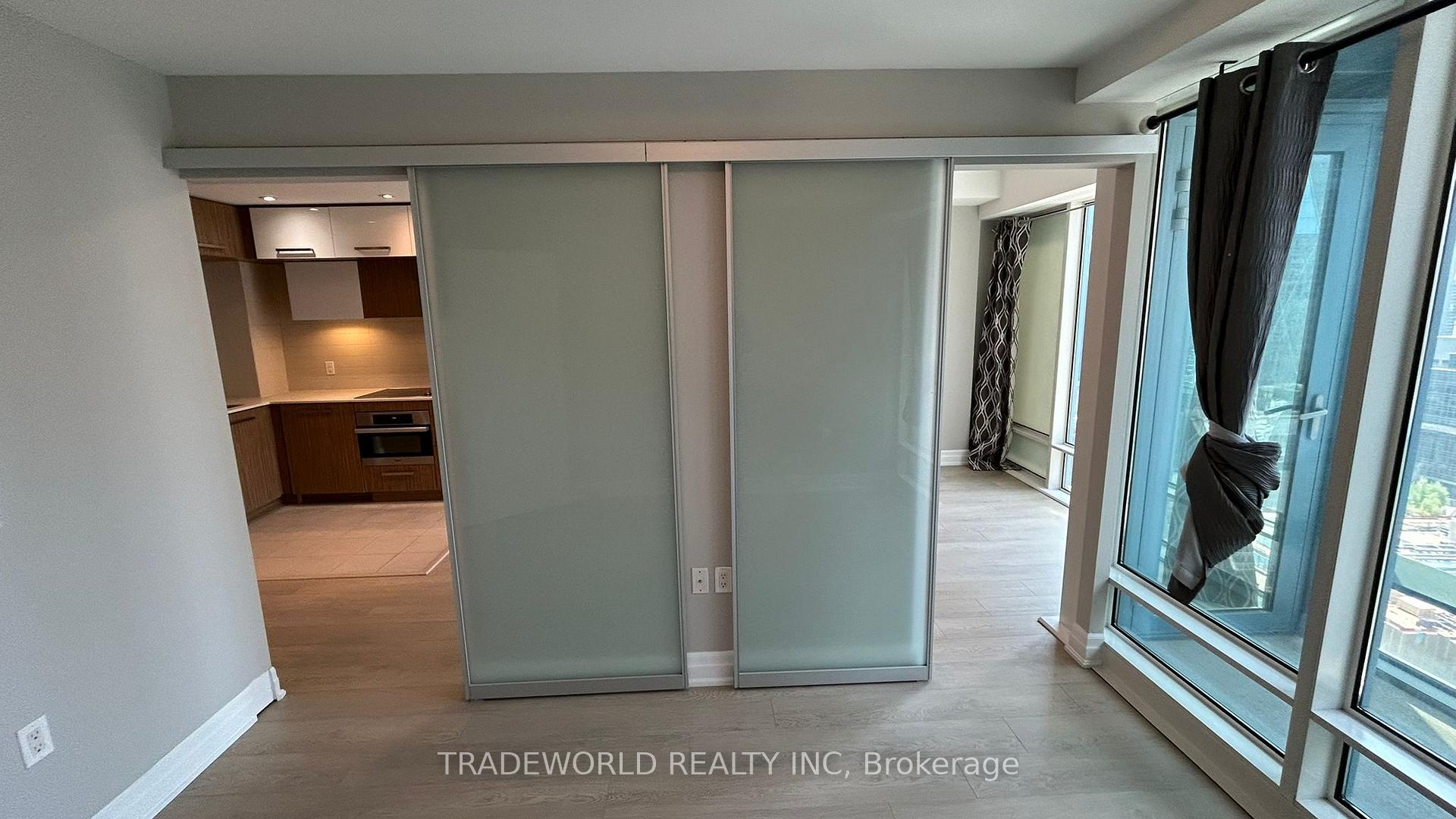Photo 12 of Unit 2404, 8 The Esplanade, Toronto, Waterfront Communities — HOMEH