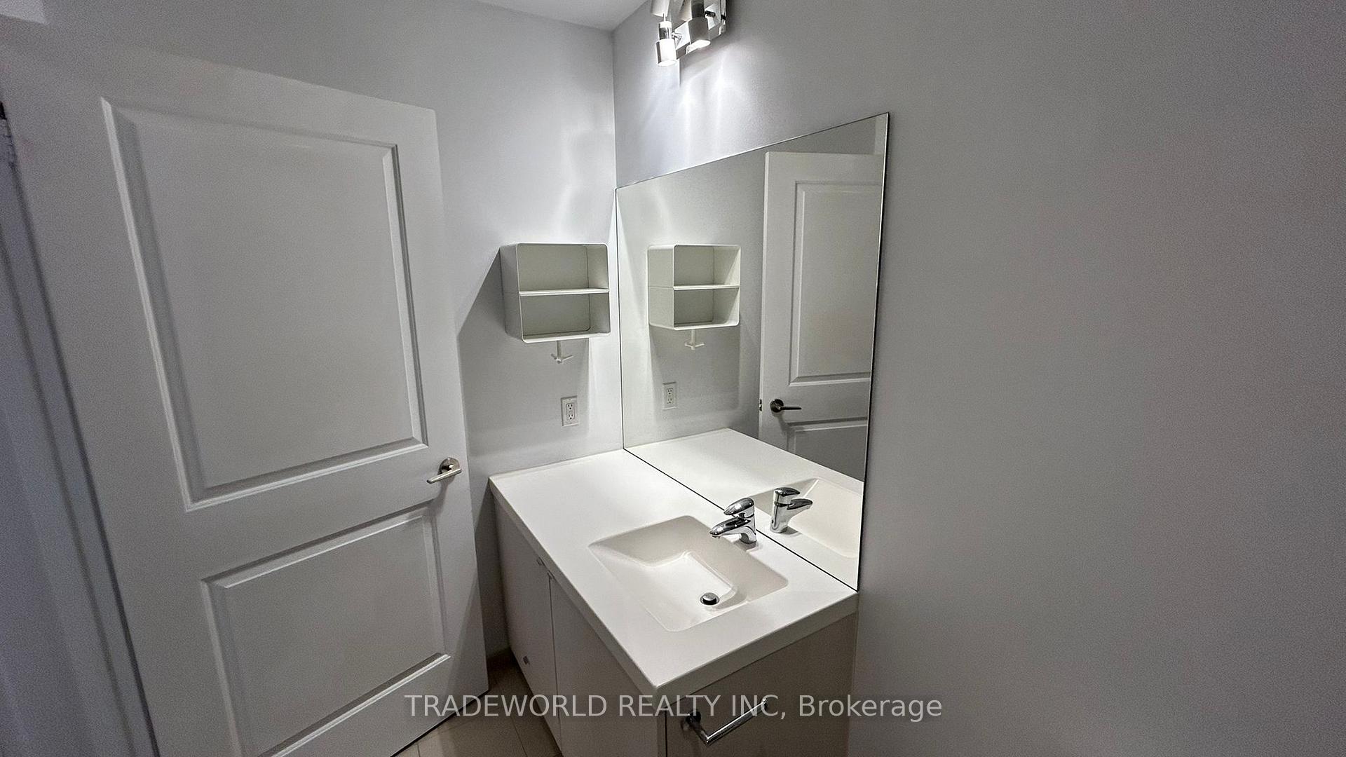 Photo 17 of Unit 2404, 8 The Esplanade, Toronto, Waterfront Communities — HOMEH
