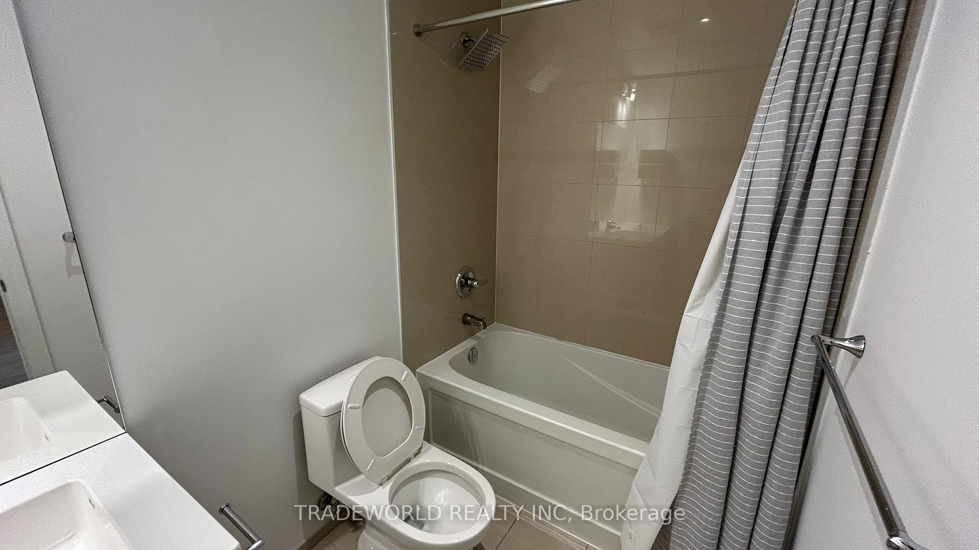 Photo 19 of Unit 2404, 8 The Esplanade, Toronto, Waterfront Communities — HOMEH