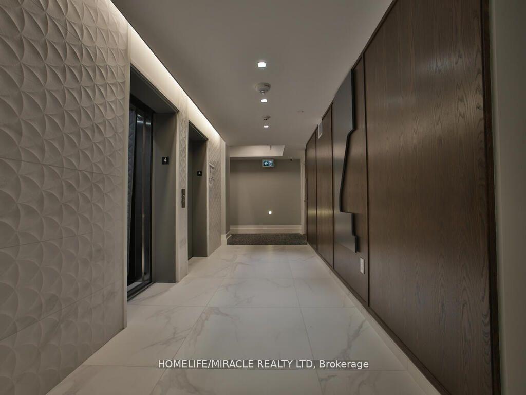 Photo 2 of Unit 402, 3 Southvale Drive, Toronto, Leaside — HOMEH