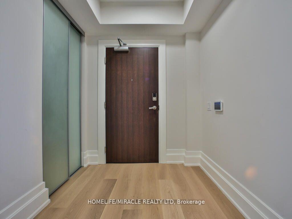Photo 5 of Unit 402, 3 Southvale Drive, Toronto, Leaside — HOMEH