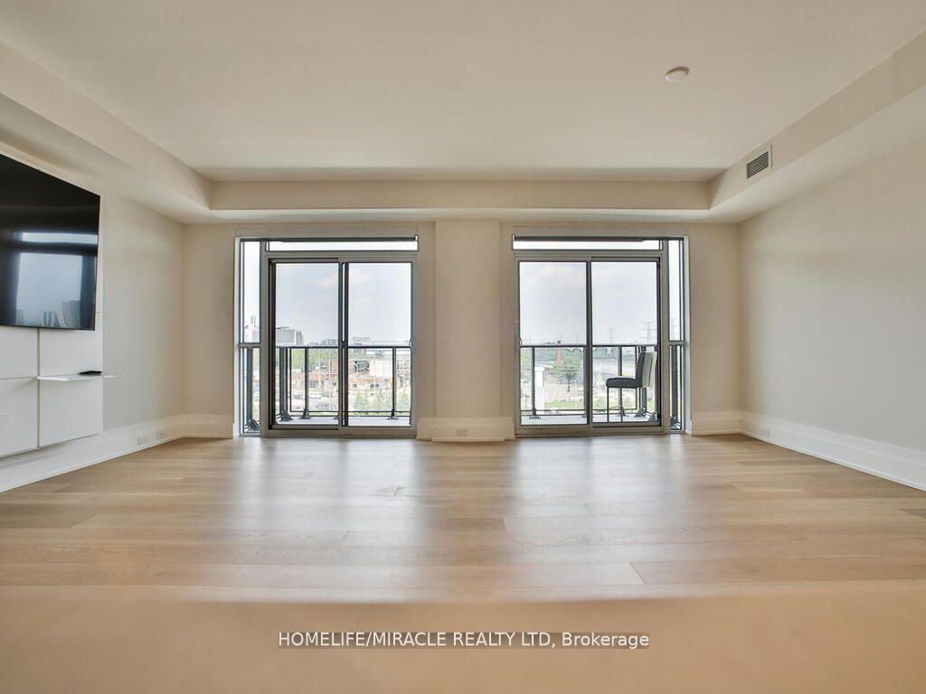 Photo 6 of Unit 402, 3 Southvale Drive, Toronto, Leaside — HOMEH