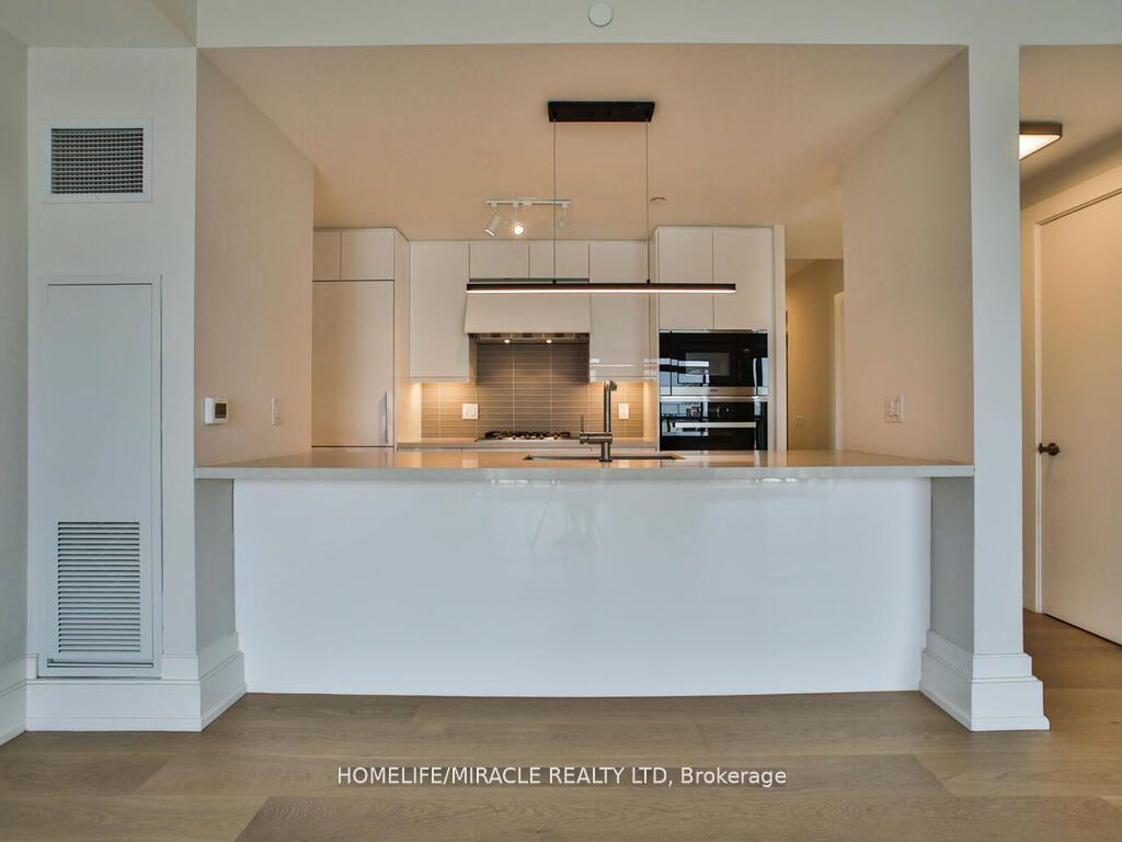 Photo 16 of Unit 402, 3 Southvale Drive, Toronto, Leaside — HOMEH