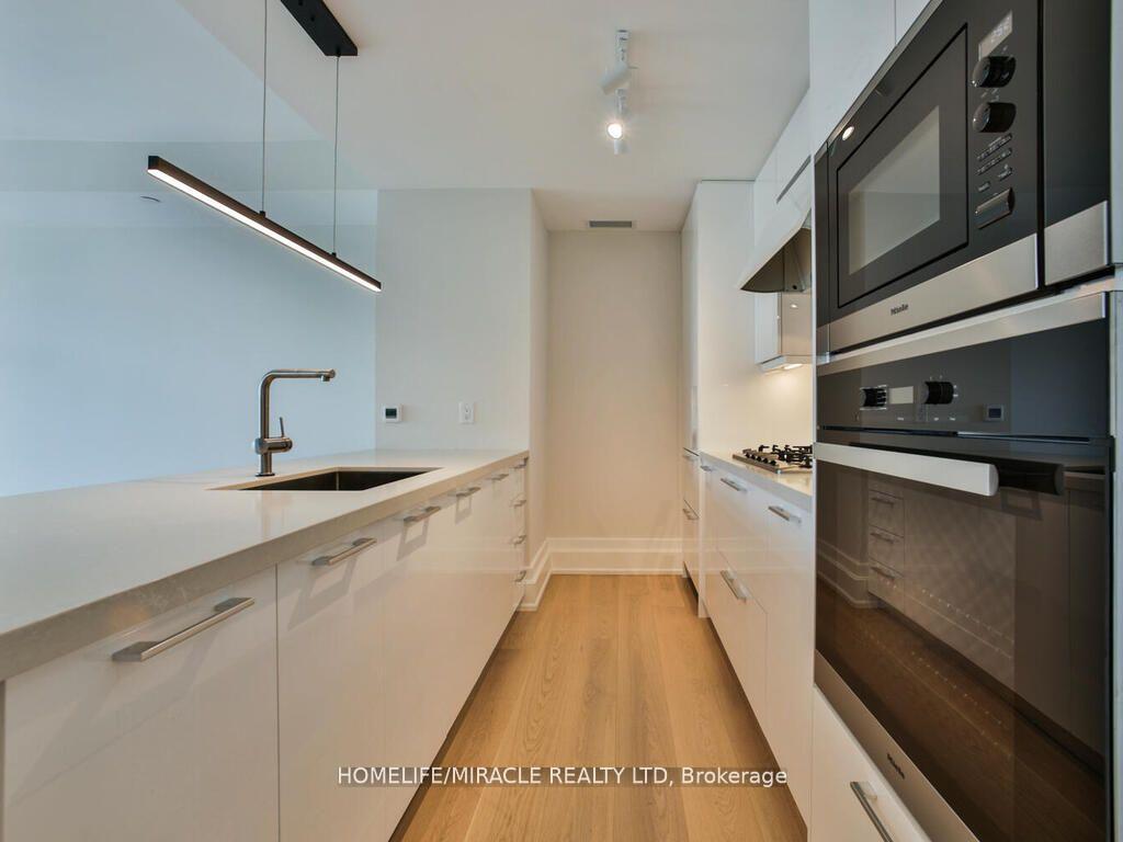 Photo 14 of Unit 402, 3 Southvale Drive, Toronto, Leaside — HOMEH