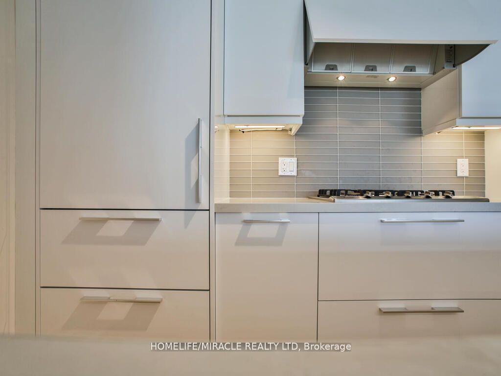 Photo 17 of Unit 402, 3 Southvale Drive, Toronto, Leaside — HOMEH
