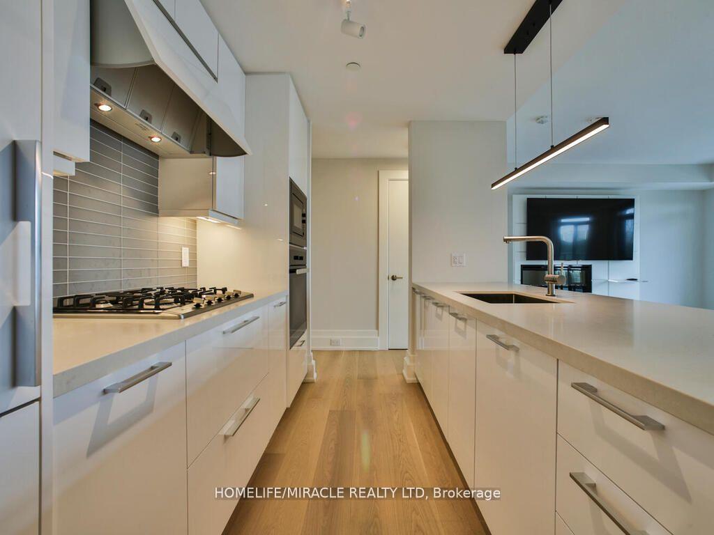 Photo 19 of Unit 402, 3 Southvale Drive, Toronto, Leaside — HOMEH