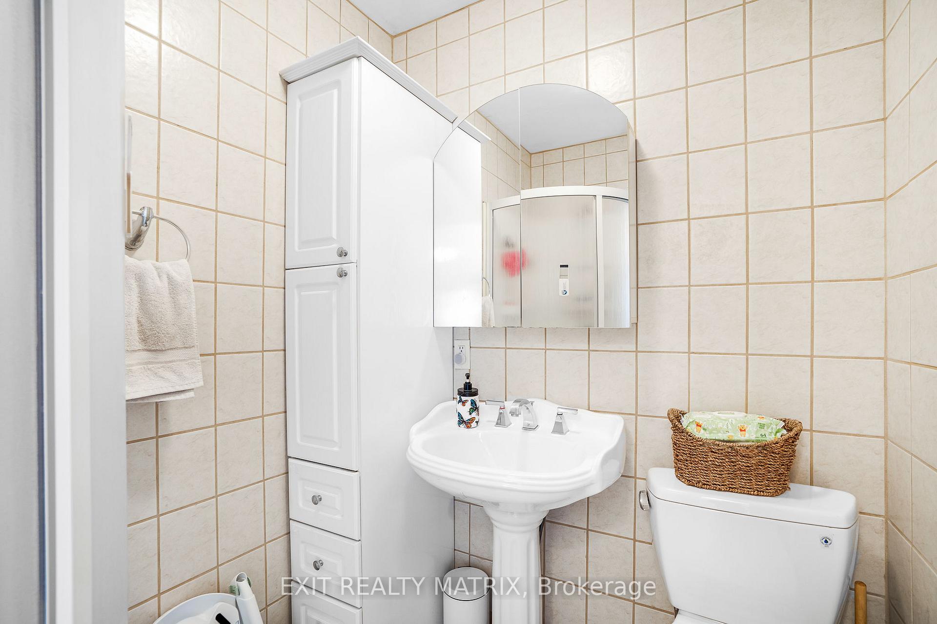 Photo 5 of 1552 Bay Road, Champlain, Champlain Twp — HOMEH
