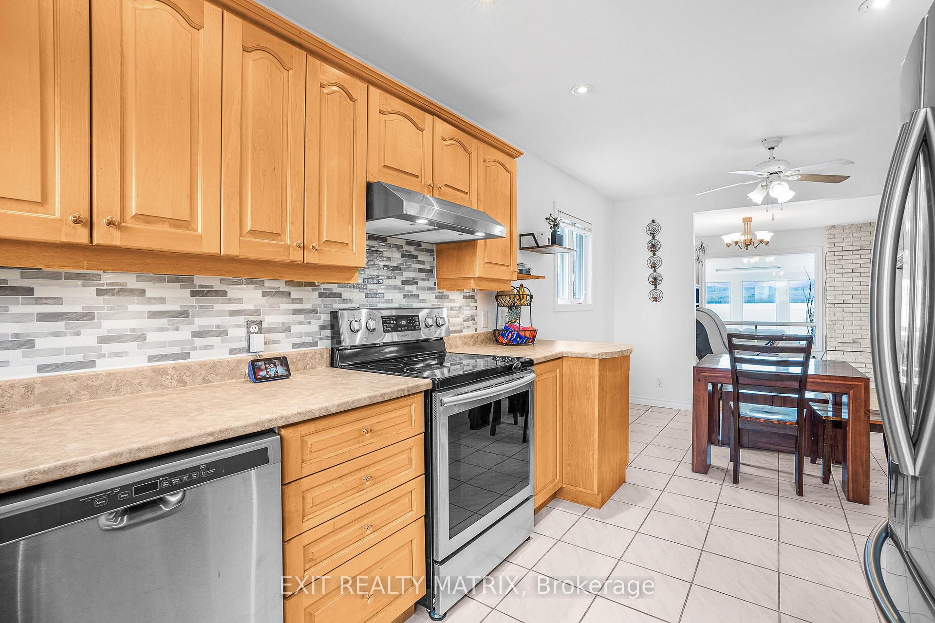 Photo 12 of 1552 Bay Road, Champlain, Champlain Twp — HOMEH