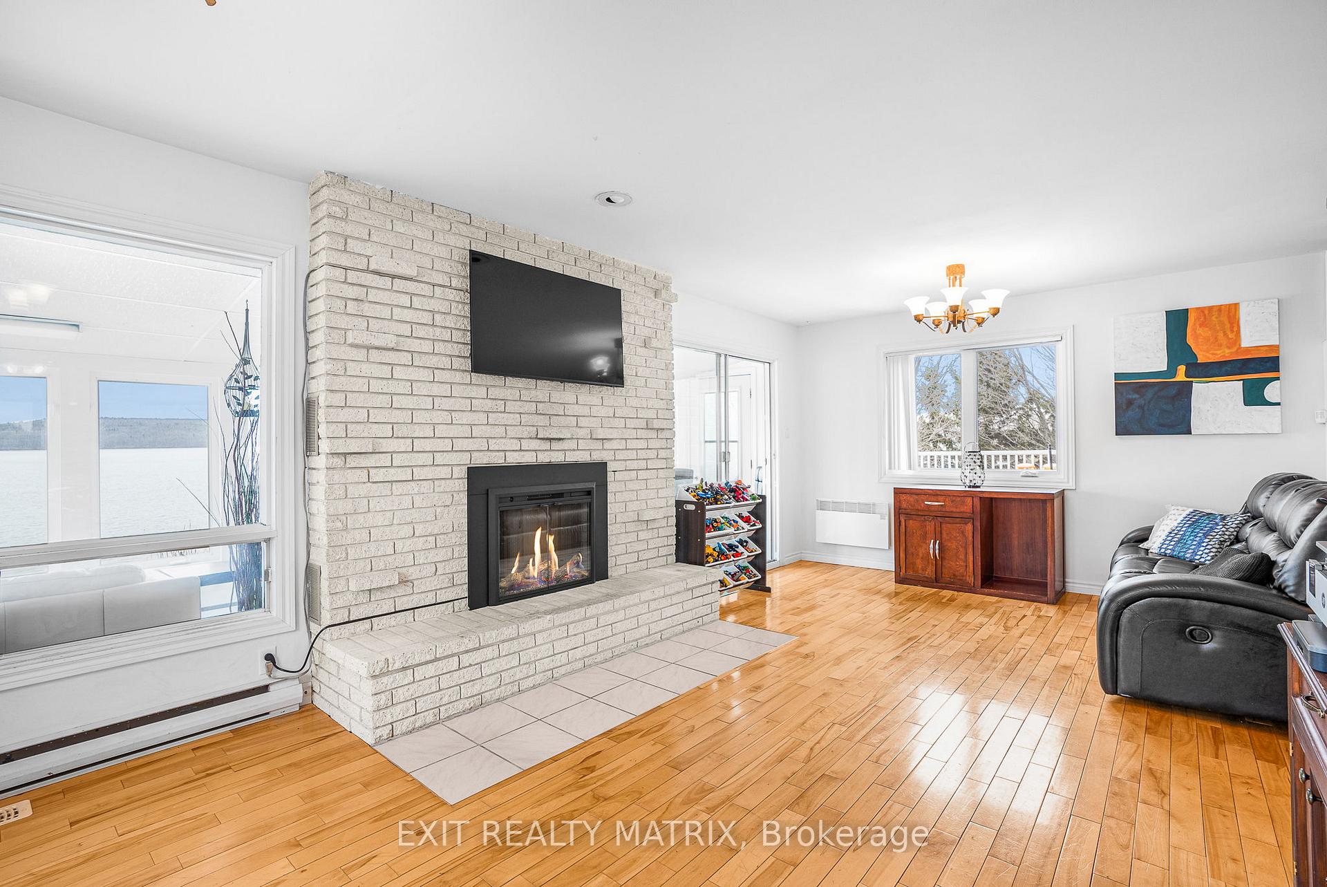 Photo 13 of 1552 Bay Road, Champlain, Champlain Twp — HOMEH