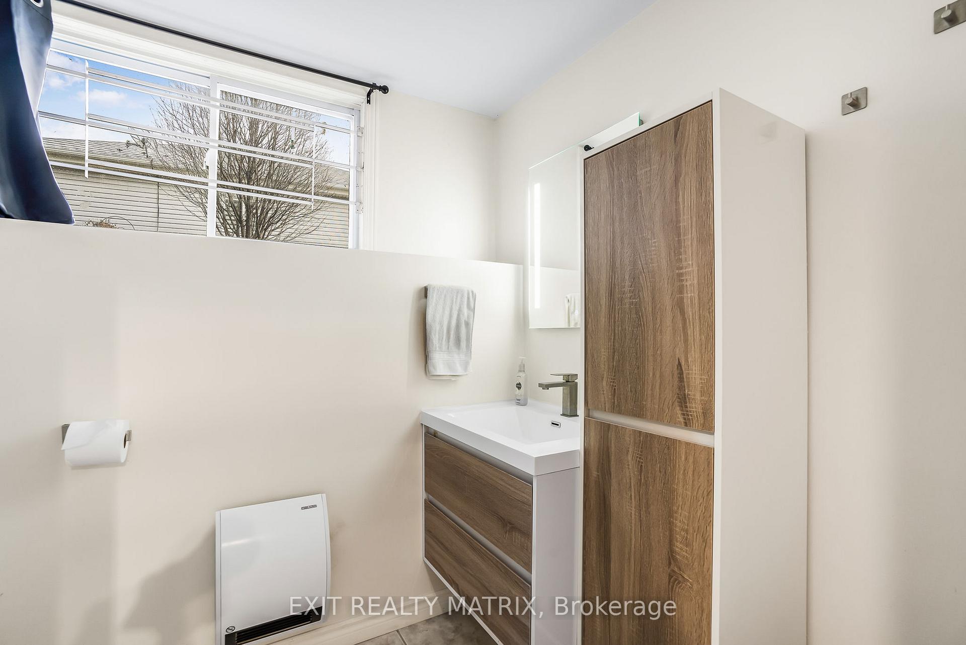 Photo 29 of 1552 Bay Road, Champlain, Champlain Twp — HOMEH