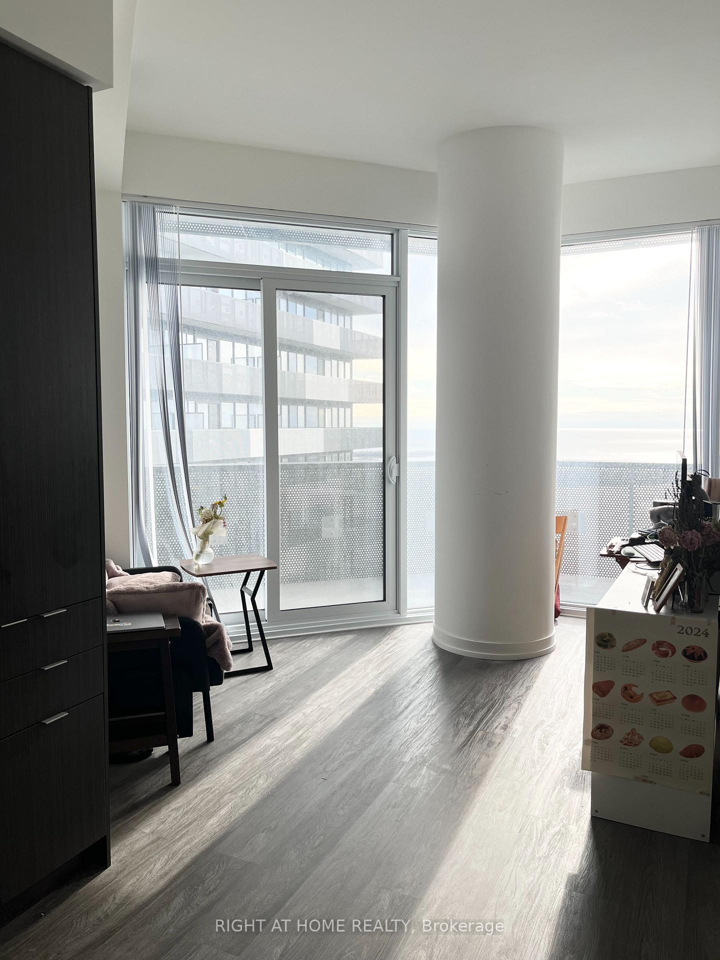 Photo 2 of Unit 6109, 55 Cooper Street, Toronto, Waterfront Communities — HOMEH