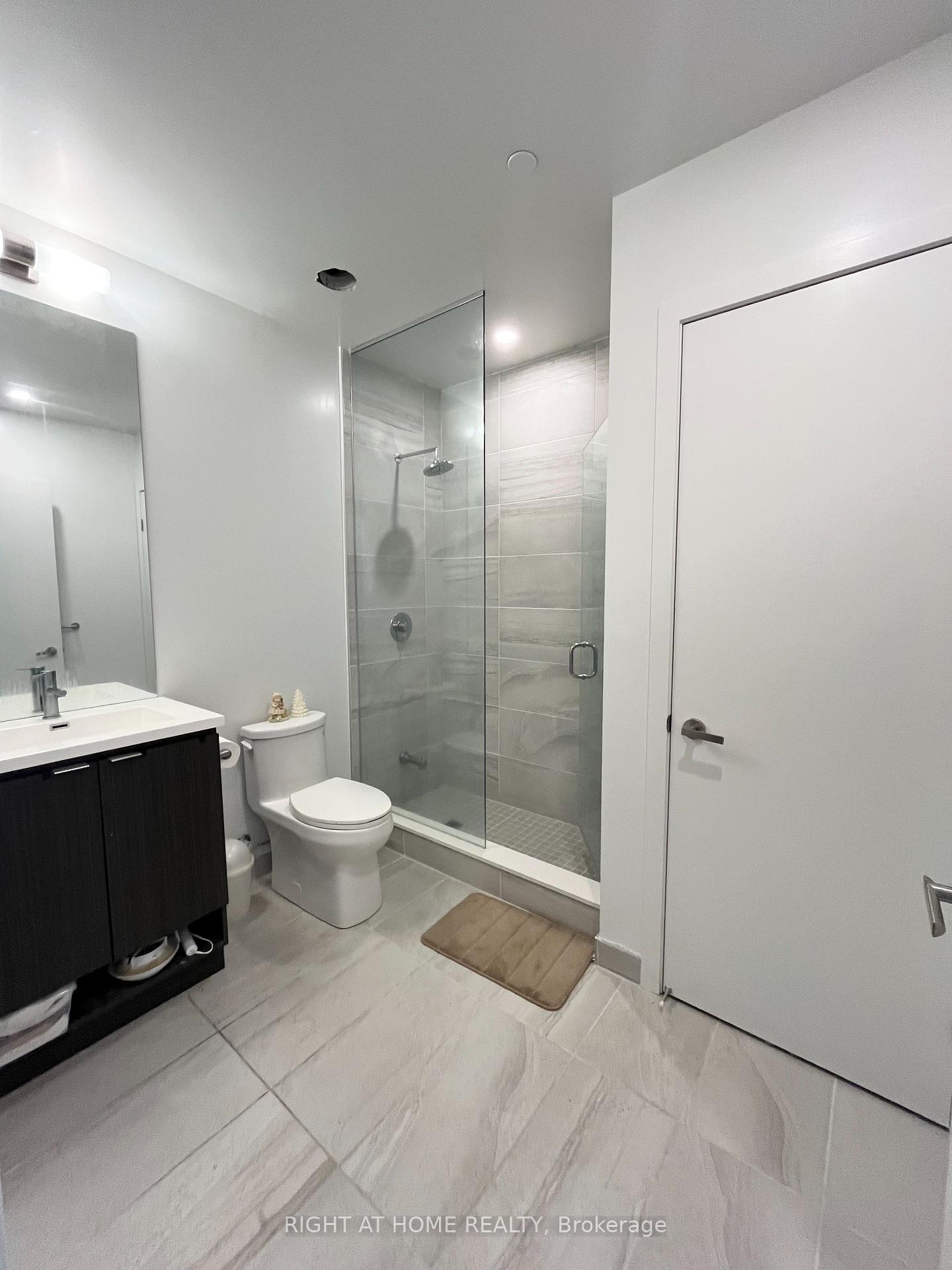 Photo 13 of Unit 6109, 55 Cooper Street, Toronto, Waterfront Communities — HOMEH