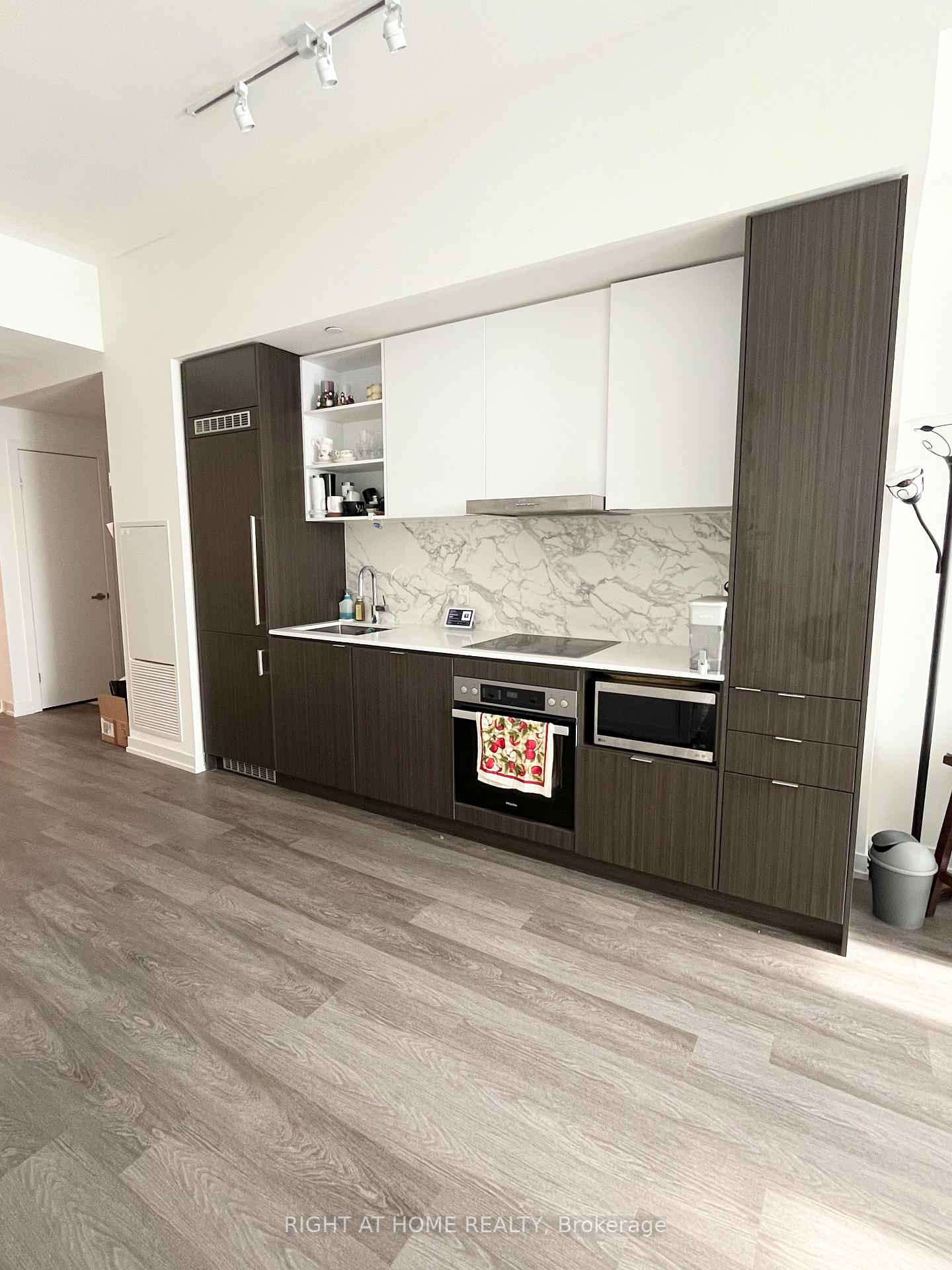 Photo 5 of Unit 6109, 55 Cooper Street, Toronto, Waterfront Communities — HOMEH