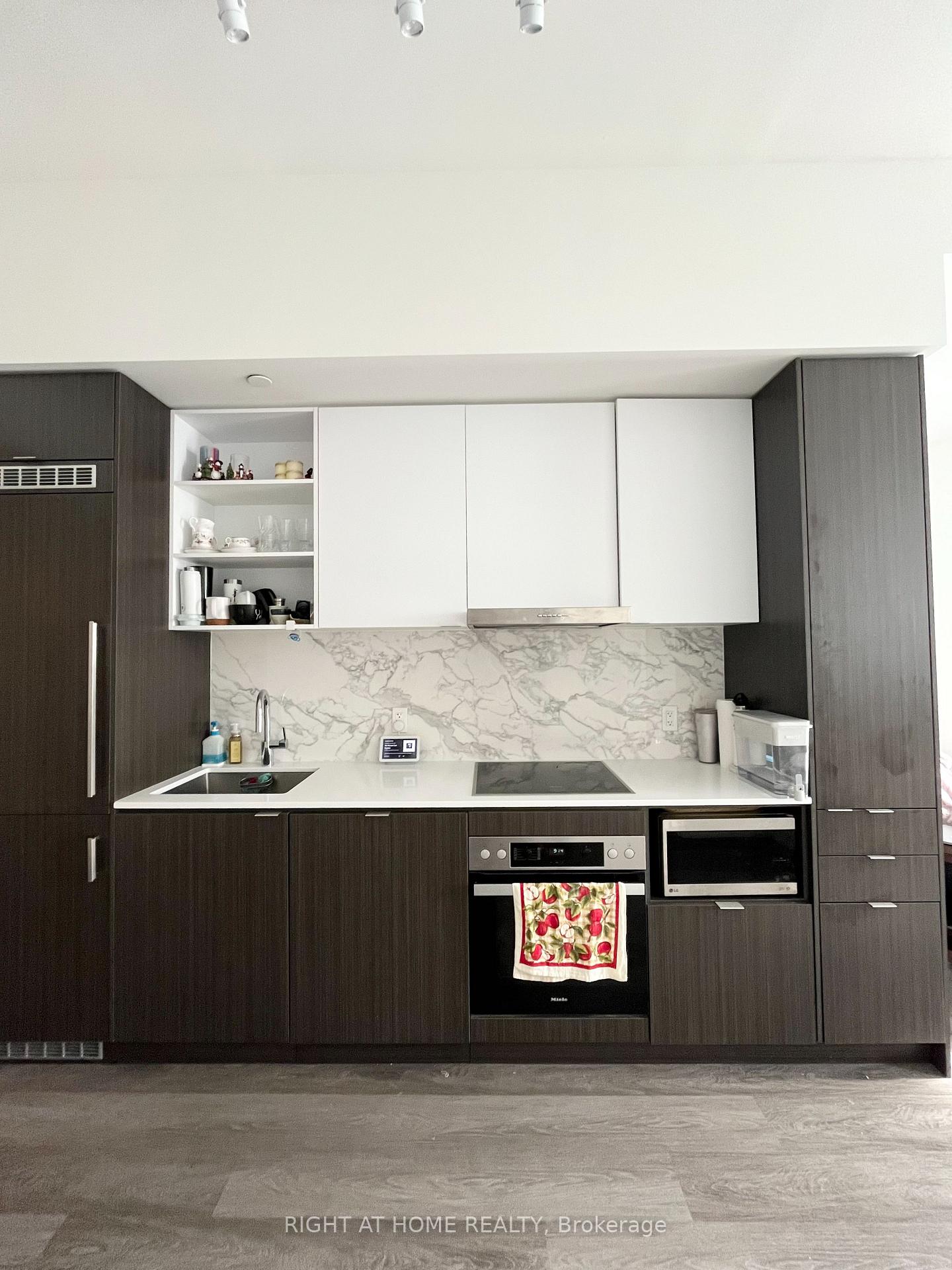 Photo 6 of Unit 6109, 55 Cooper Street, Toronto, Waterfront Communities — HOMEH
