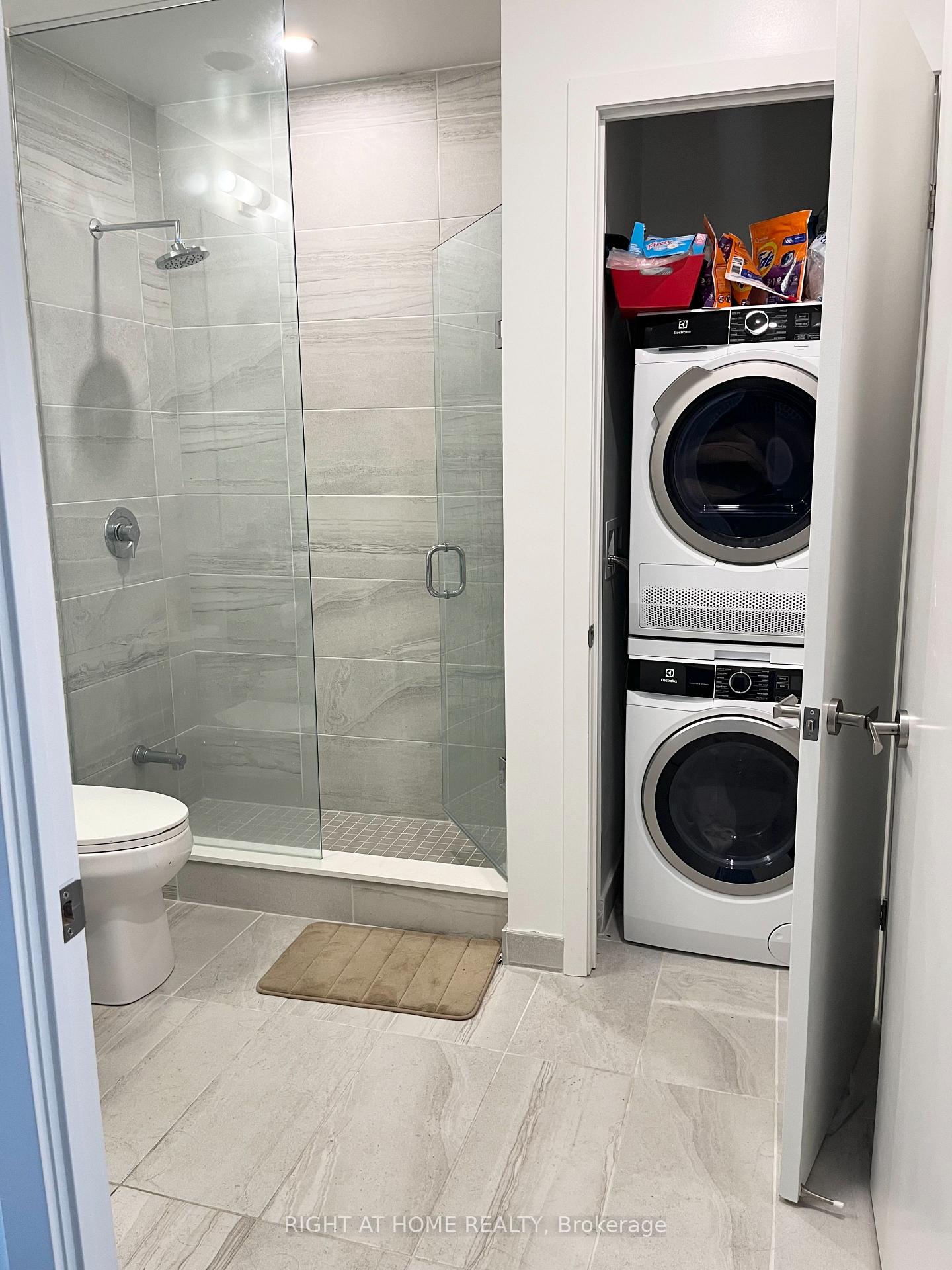 Photo 9 of Unit 6109, 55 Cooper Street, Toronto, Waterfront Communities — HOMEH