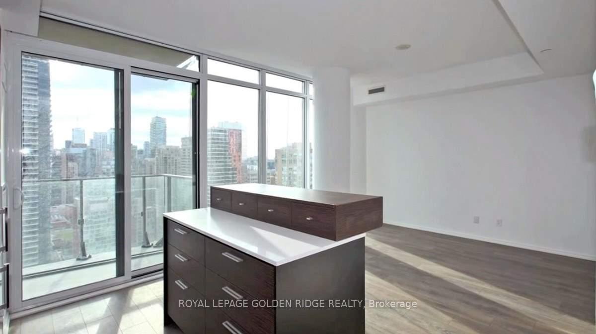 Front of Unit 3203, 75 St Nicholas Street
