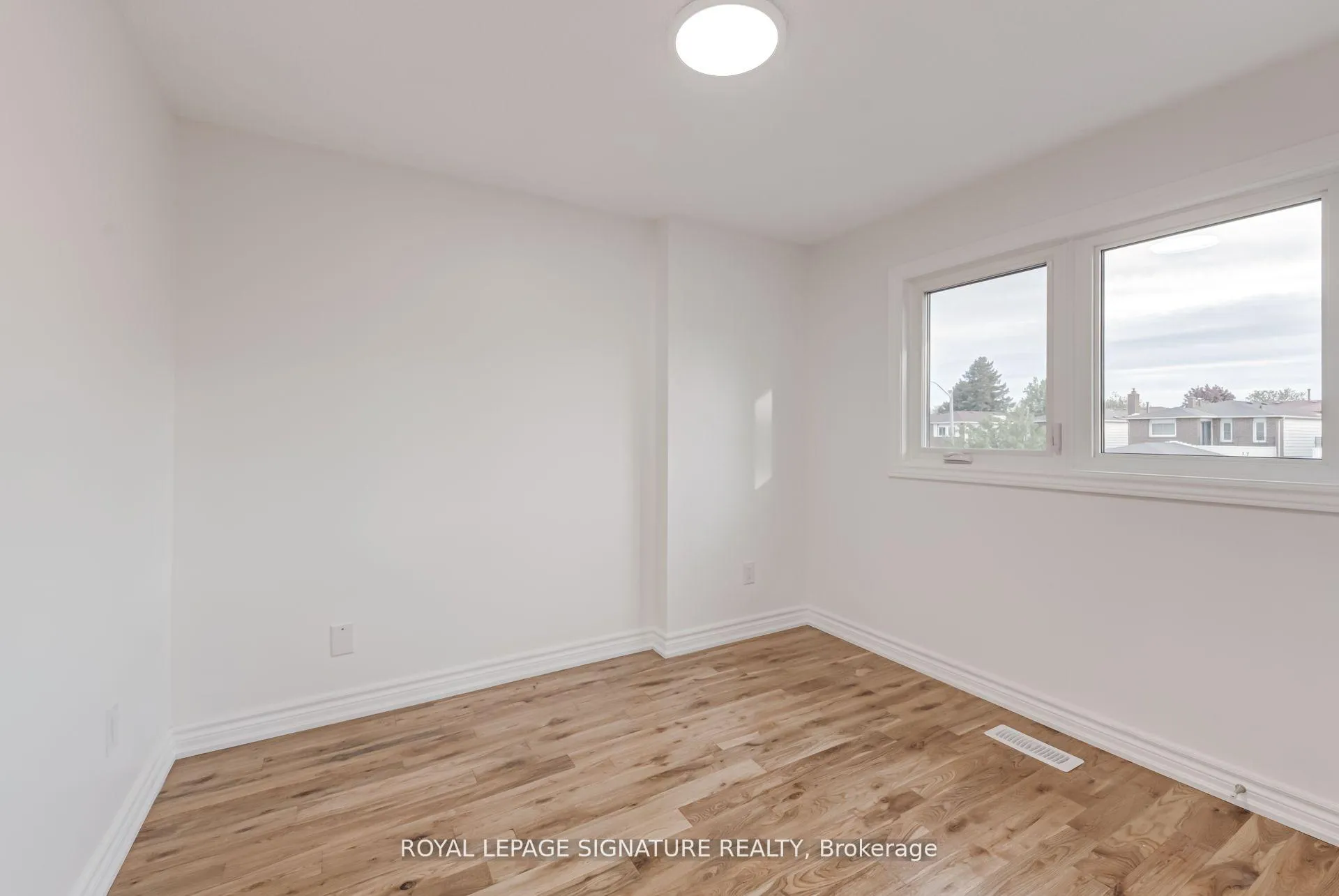 Photo 19 of 36 Denlow Drive, Brampton, Fletcher's West — HOMEH
