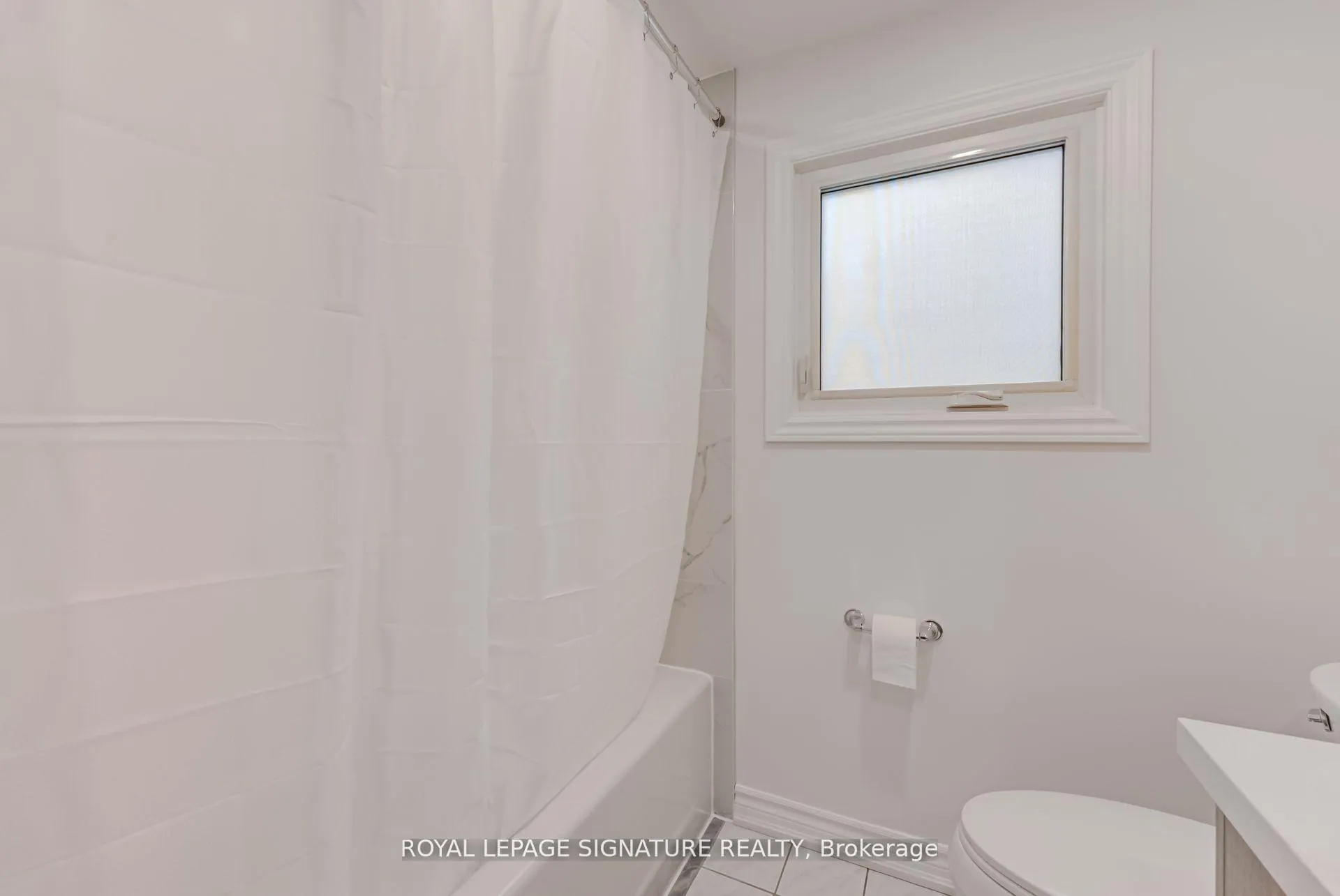 Photo 23 of 36 Denlow Drive, Brampton, Fletcher's West — HOMEH