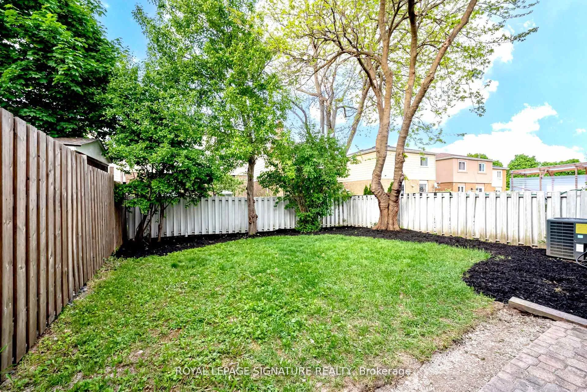 Photo 25 of 36 Denlow Drive, Brampton, Fletcher's West — HOMEH