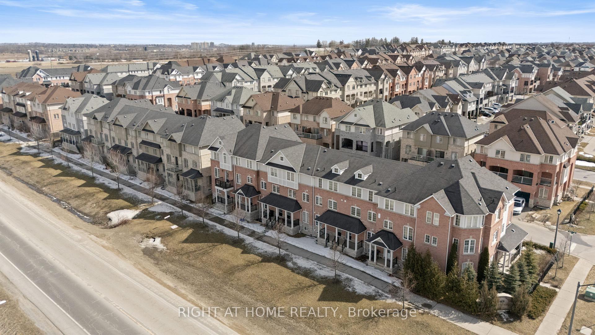 Photo 25 of 549 Rossland Road E, Ajax, Central East — HOMEH