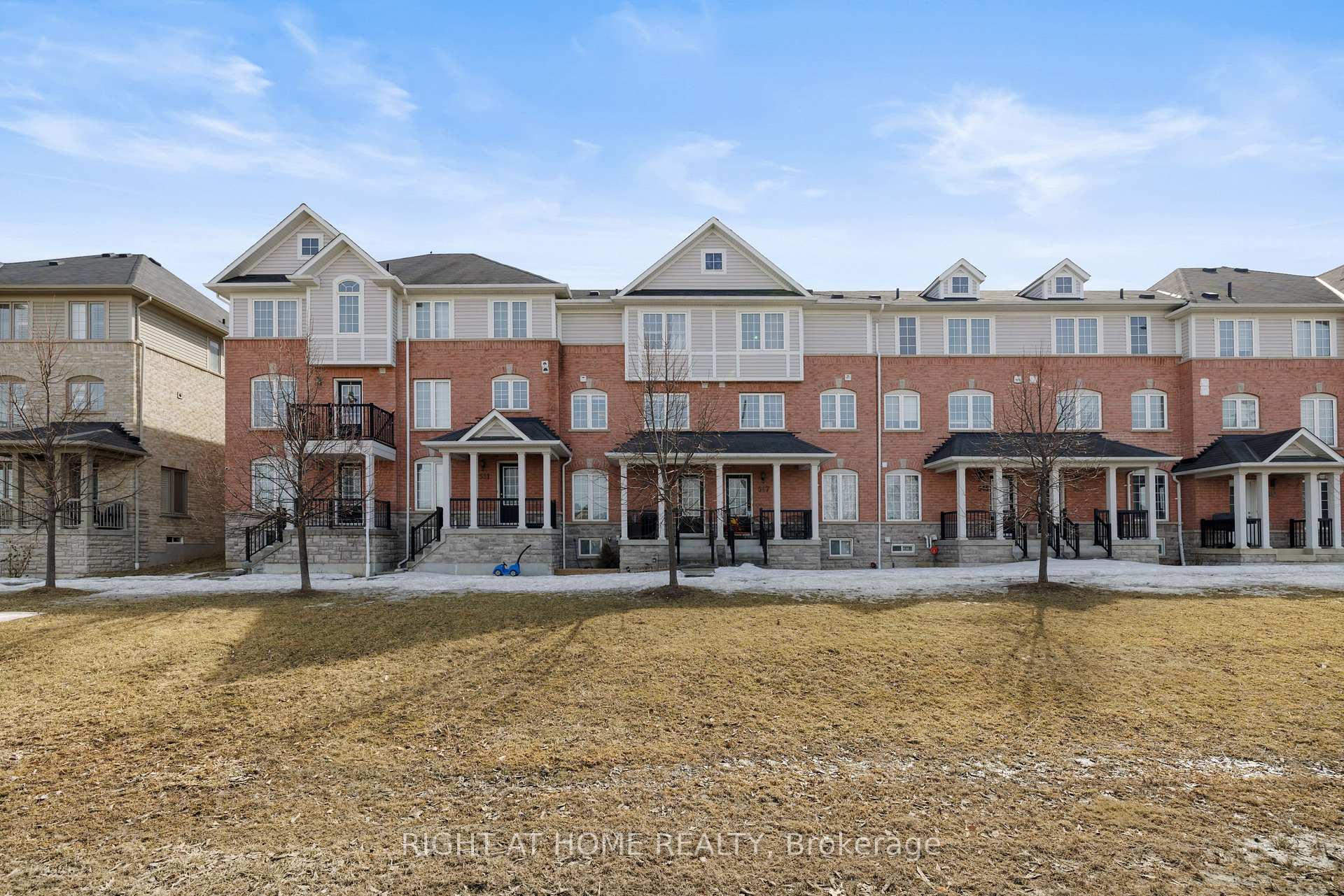 Photo 26 of 549 Rossland Road E, Ajax, Central East — HOMEH